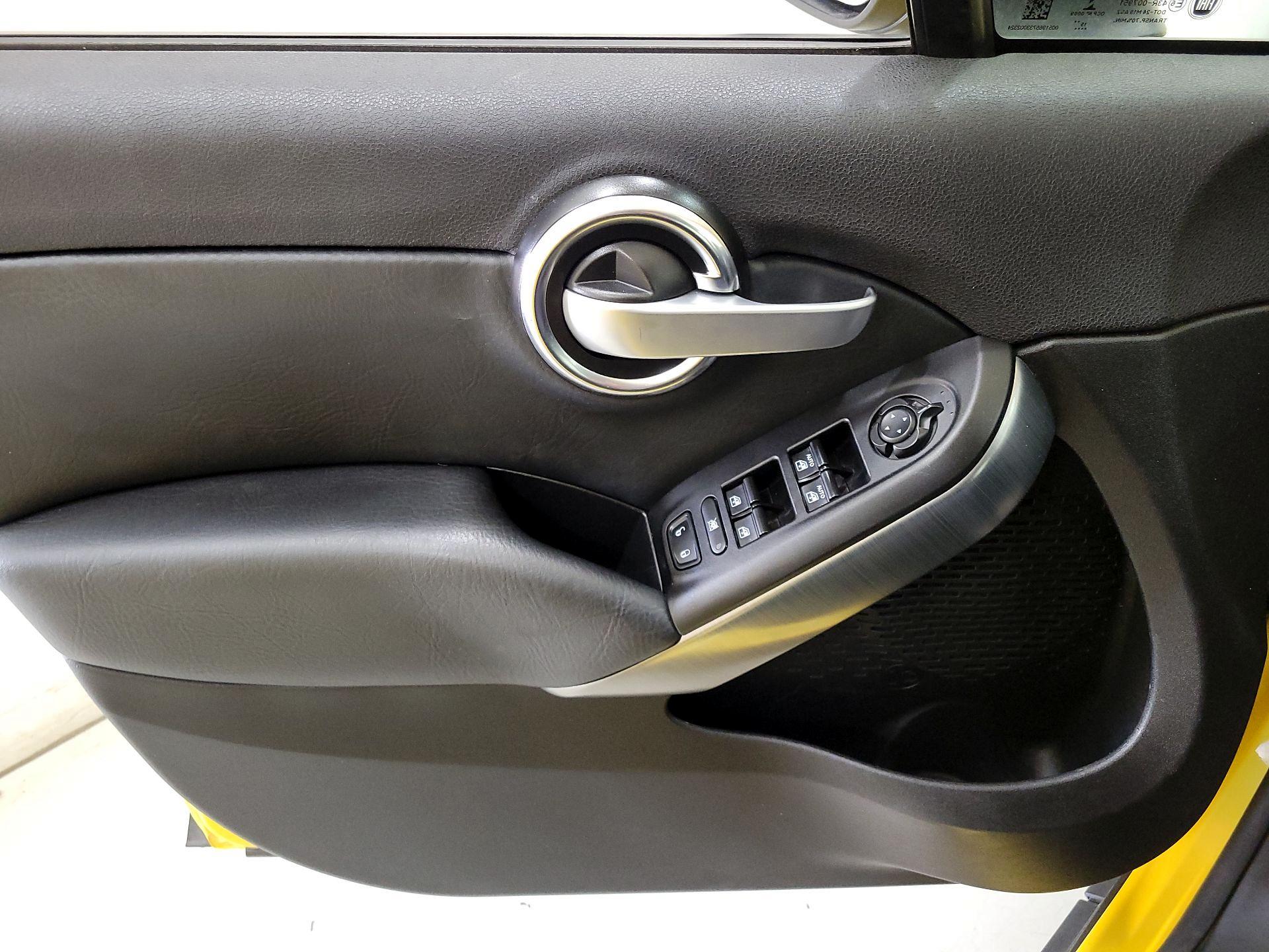 Thumbnail: 2016 Fiat 500X - 12