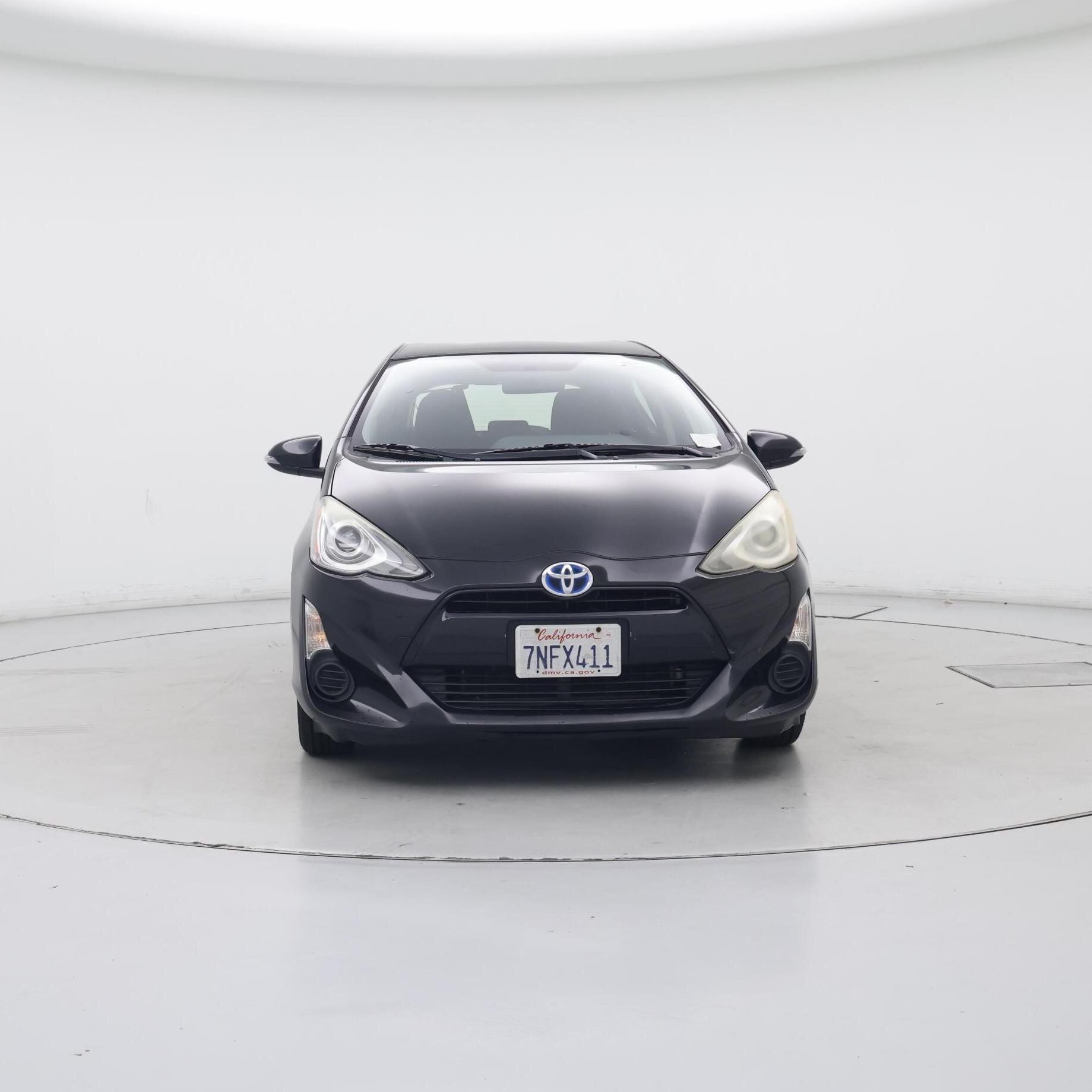 Thumbnail: 2015 Toyota Prius c - 5