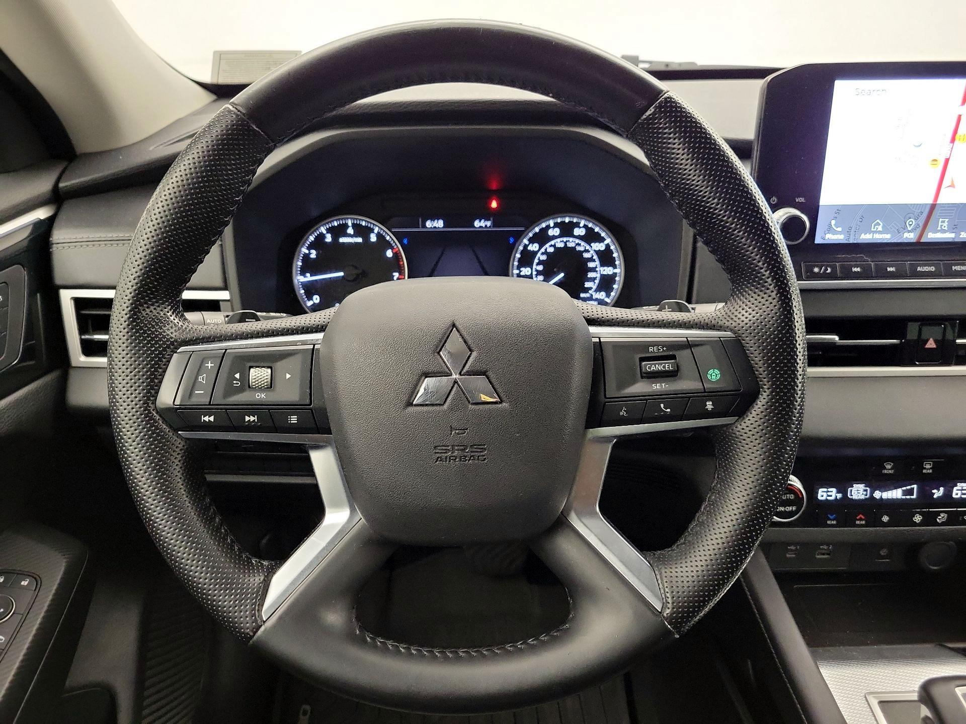 Thumbnail: 2022 Mitsubishi Outlander - 10