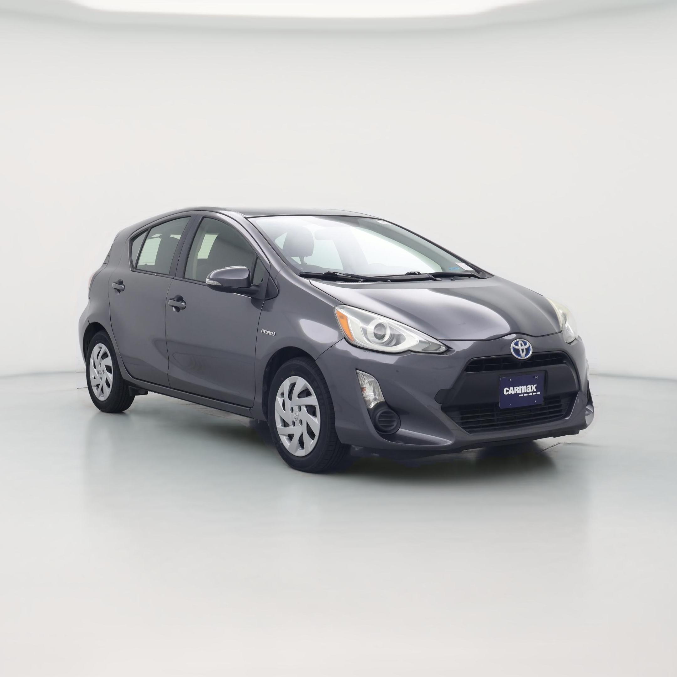 Thumbnail: 2015 Toyota Prius c - 1