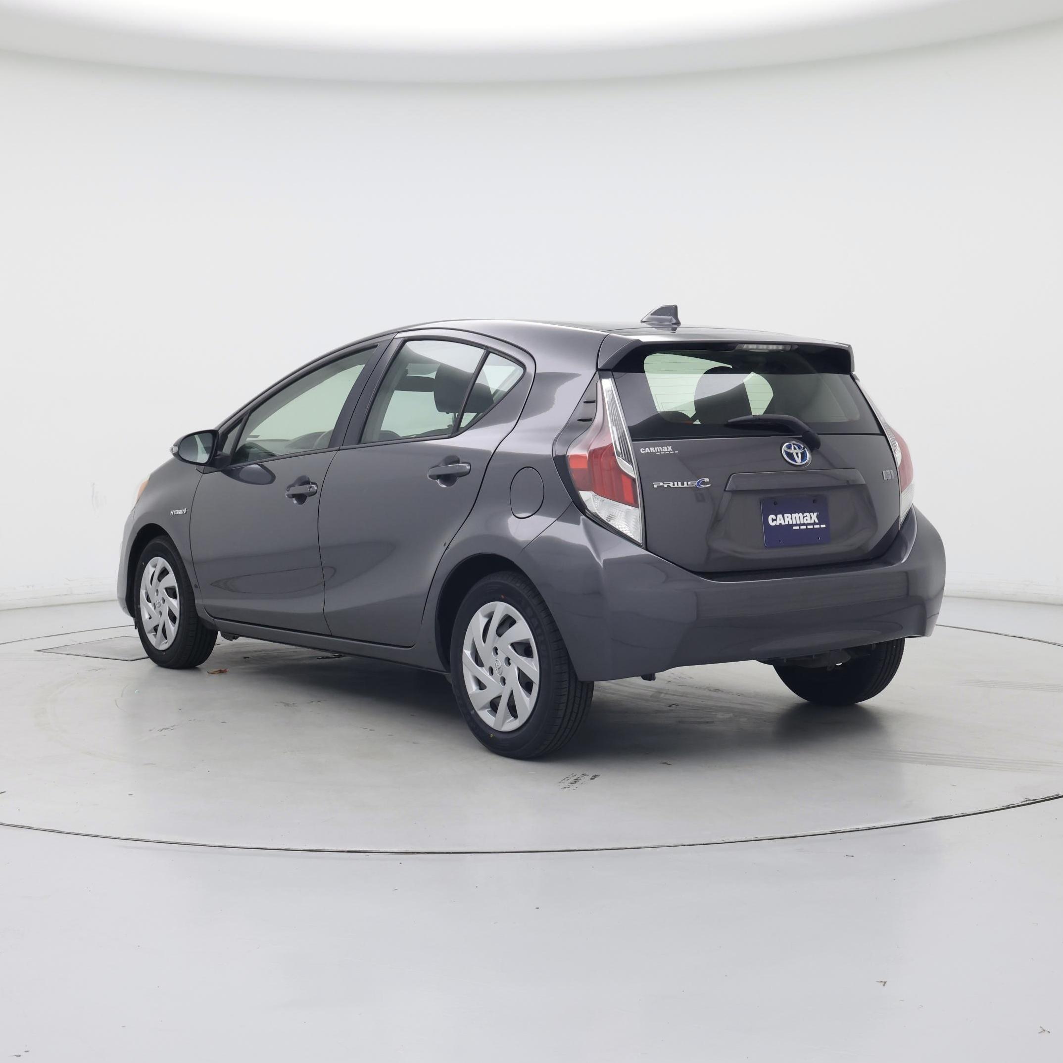 Thumbnail: 2015 Toyota Prius c - 2