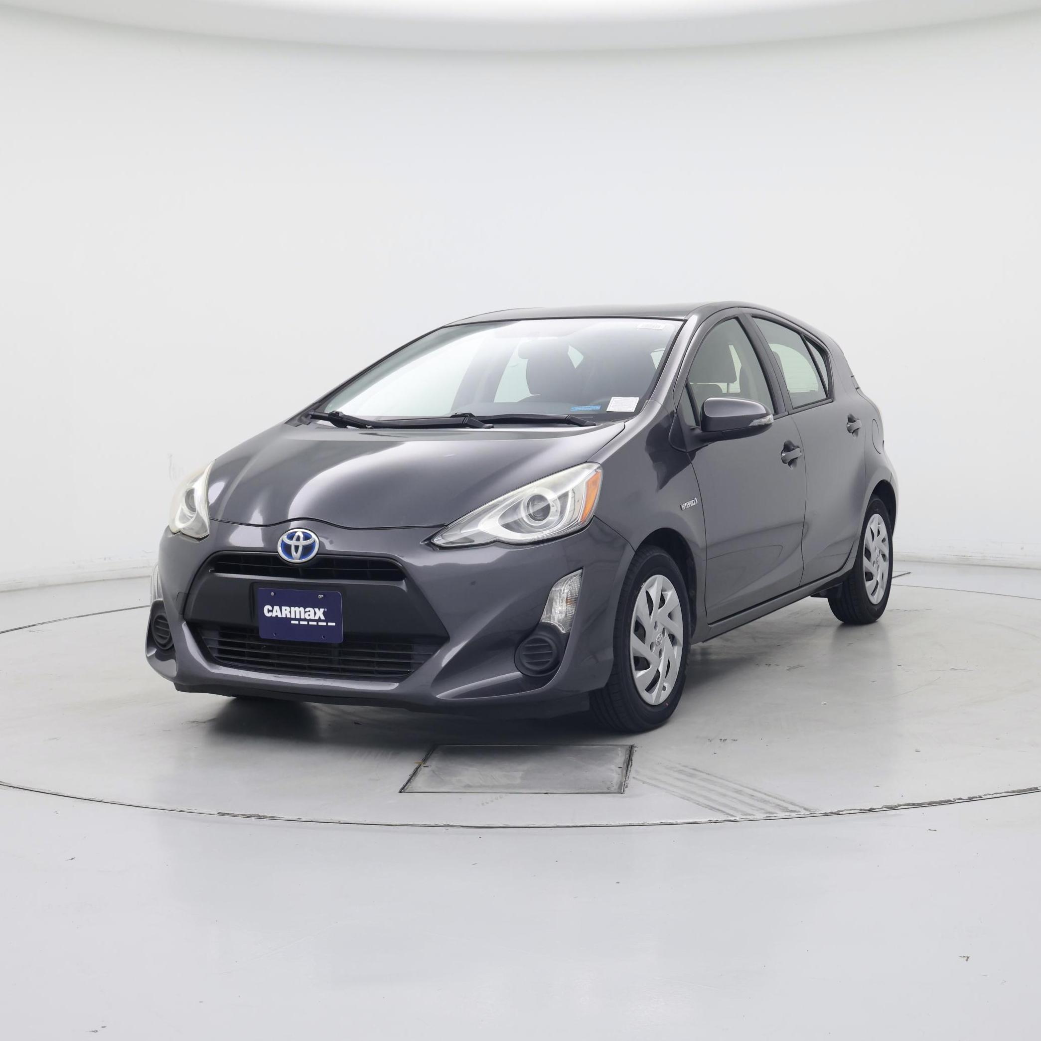 Thumbnail: 2015 Toyota Prius c - 4