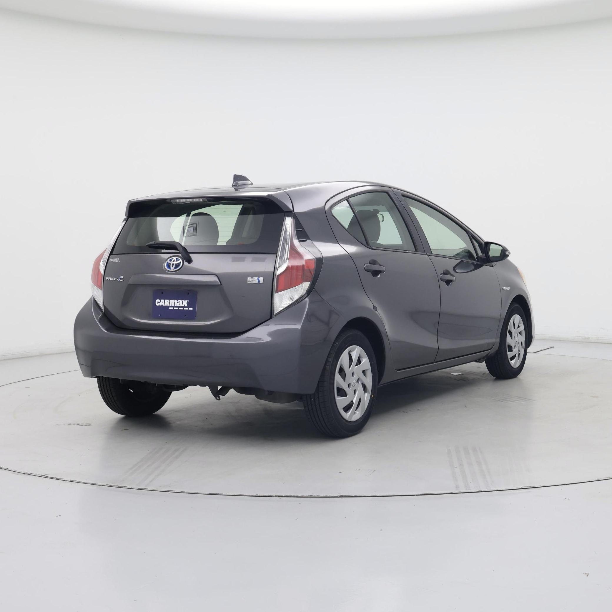 Thumbnail: 2015 Toyota Prius c - 8