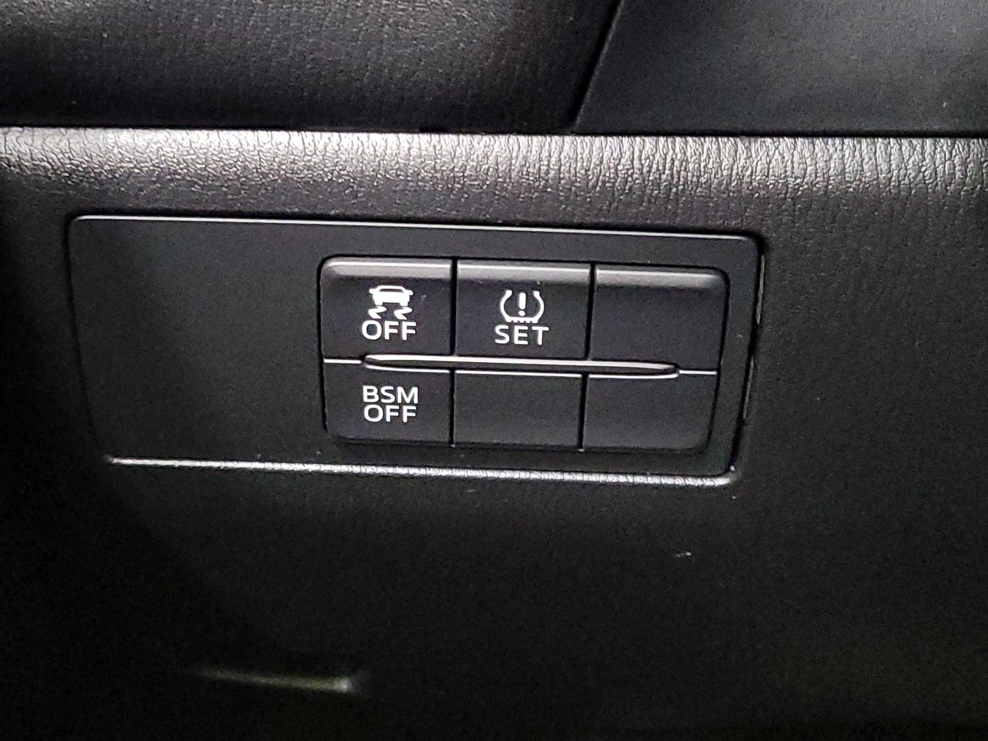 Thumbnail: 2014 Mazda Mazda3 - 13