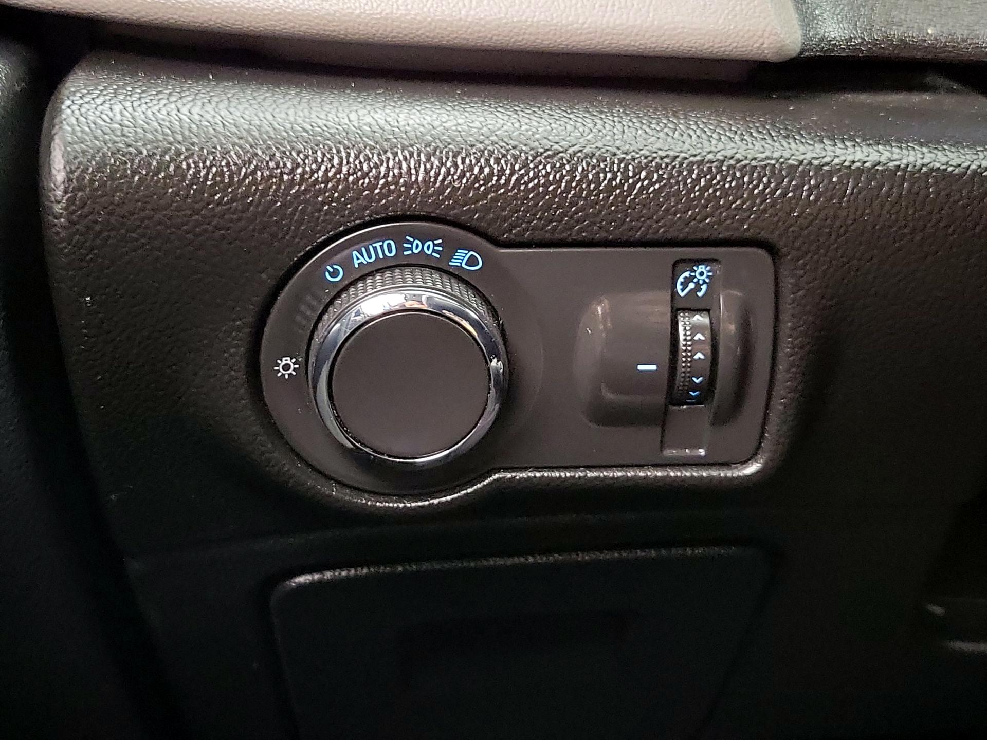 Thumbnail: 2016 Buick Verano - 13