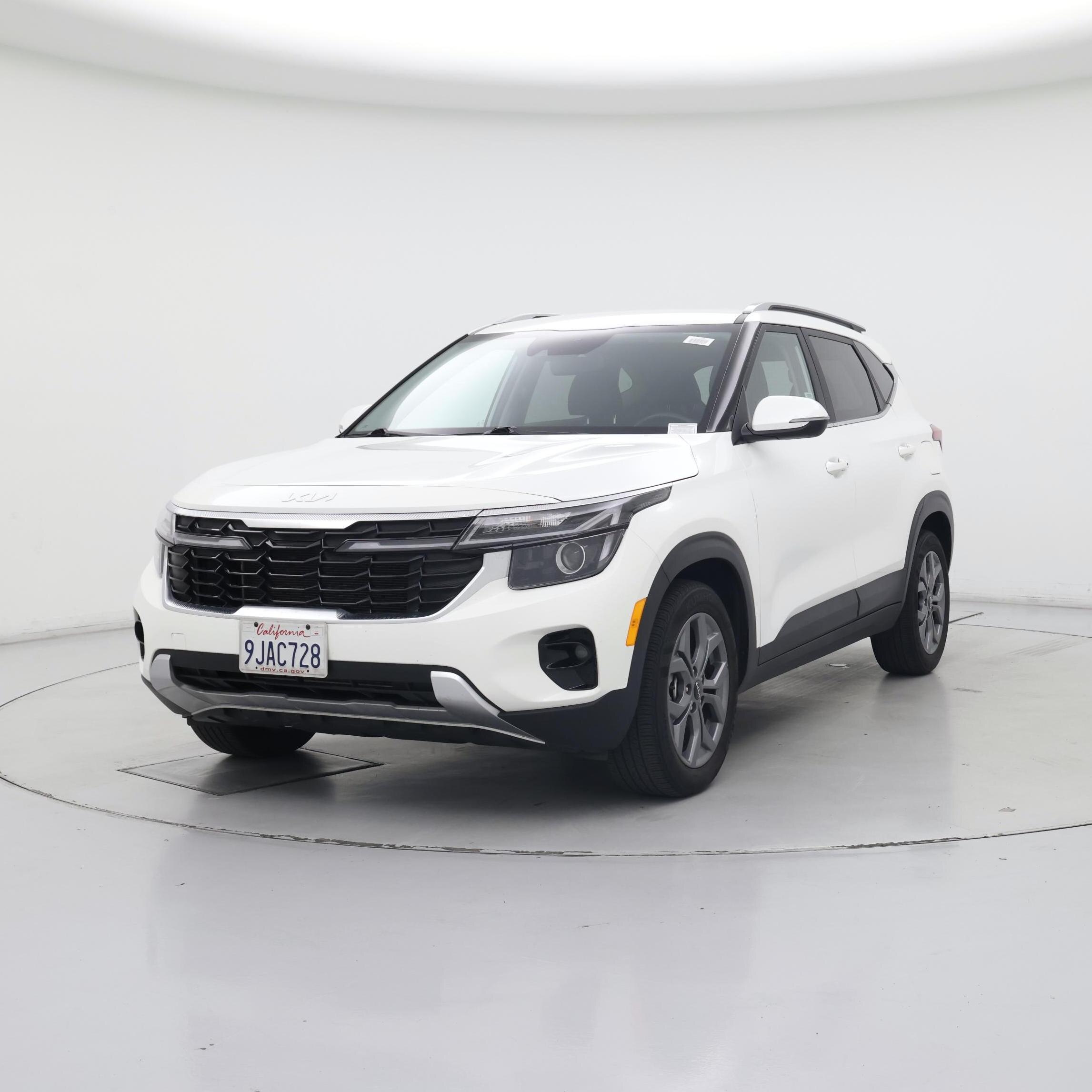 Thumbnail: 2024 Kia Seltos - 4