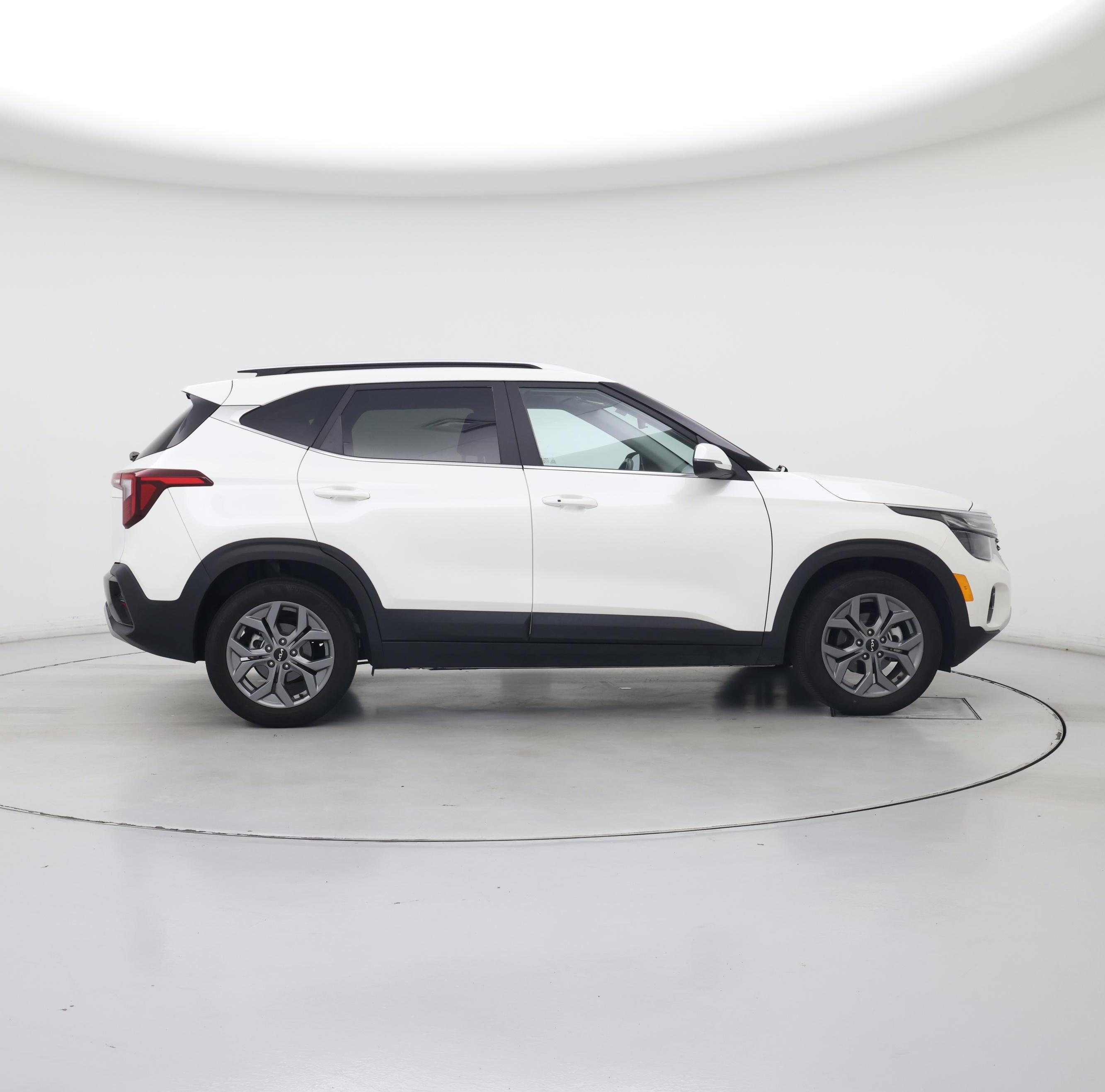 Thumbnail: 2024 Kia Seltos - 7