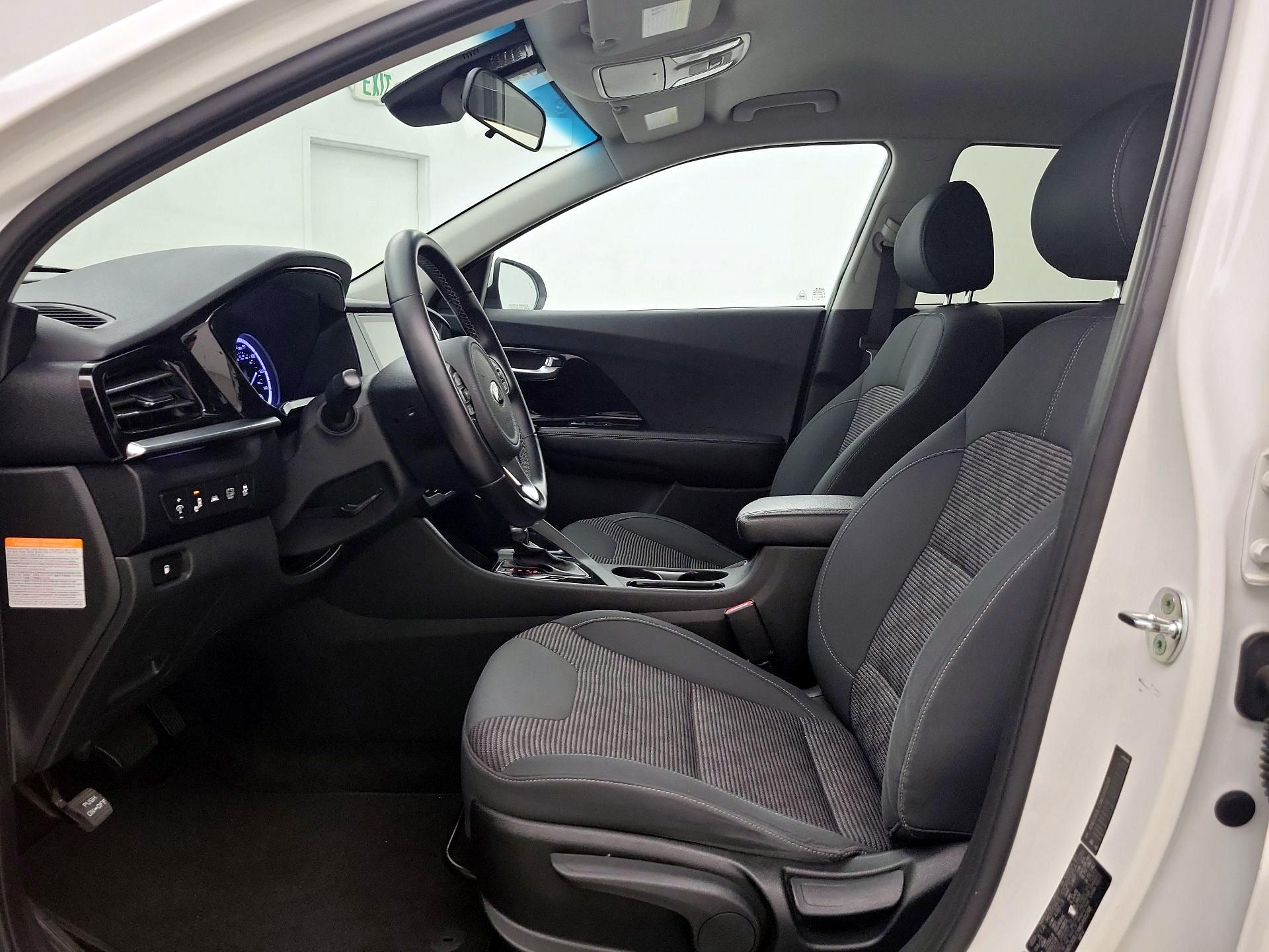 Thumbnail: 2021 Kia Niro - 11
