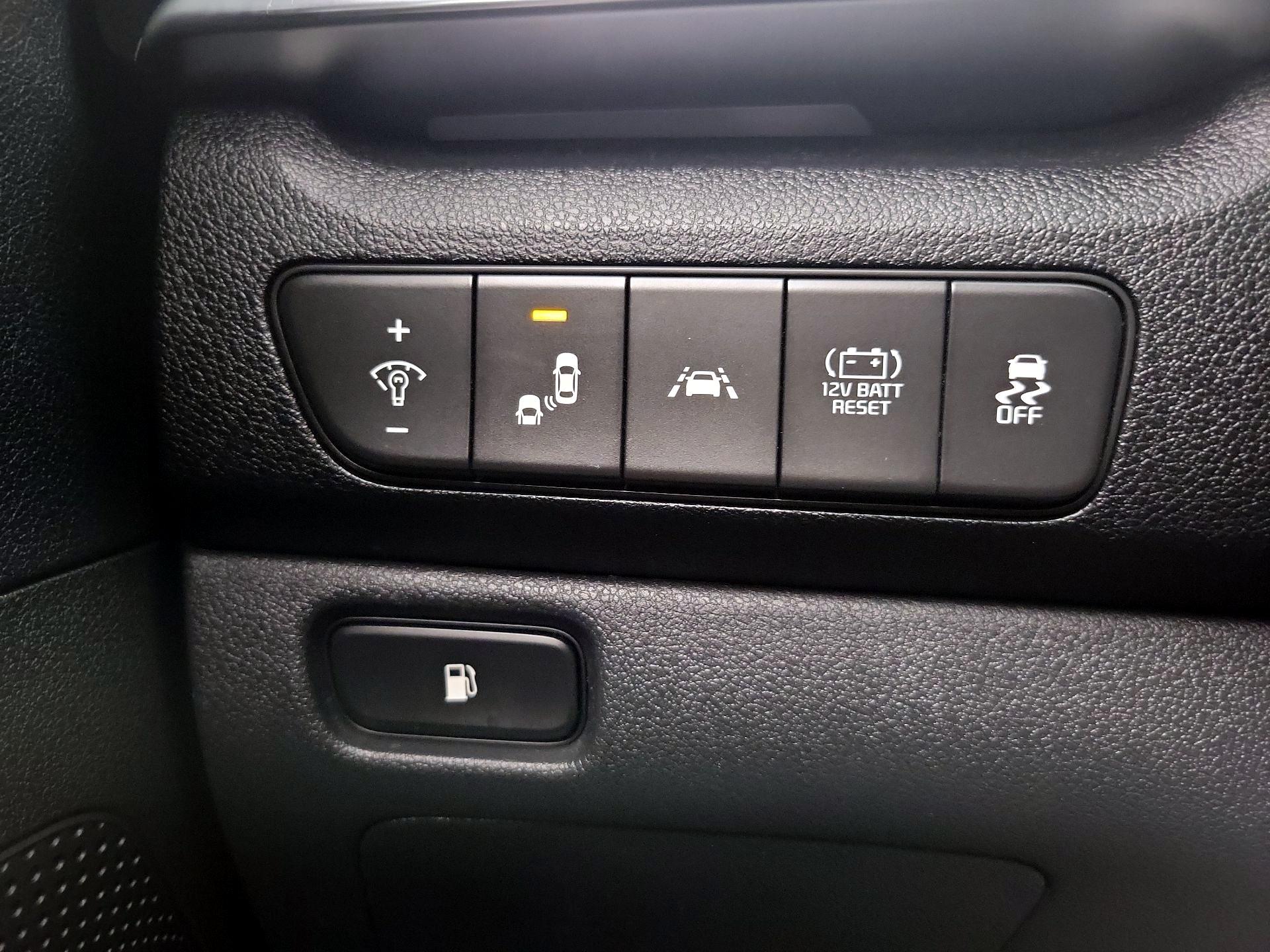 Thumbnail: 2021 Kia Niro - 13