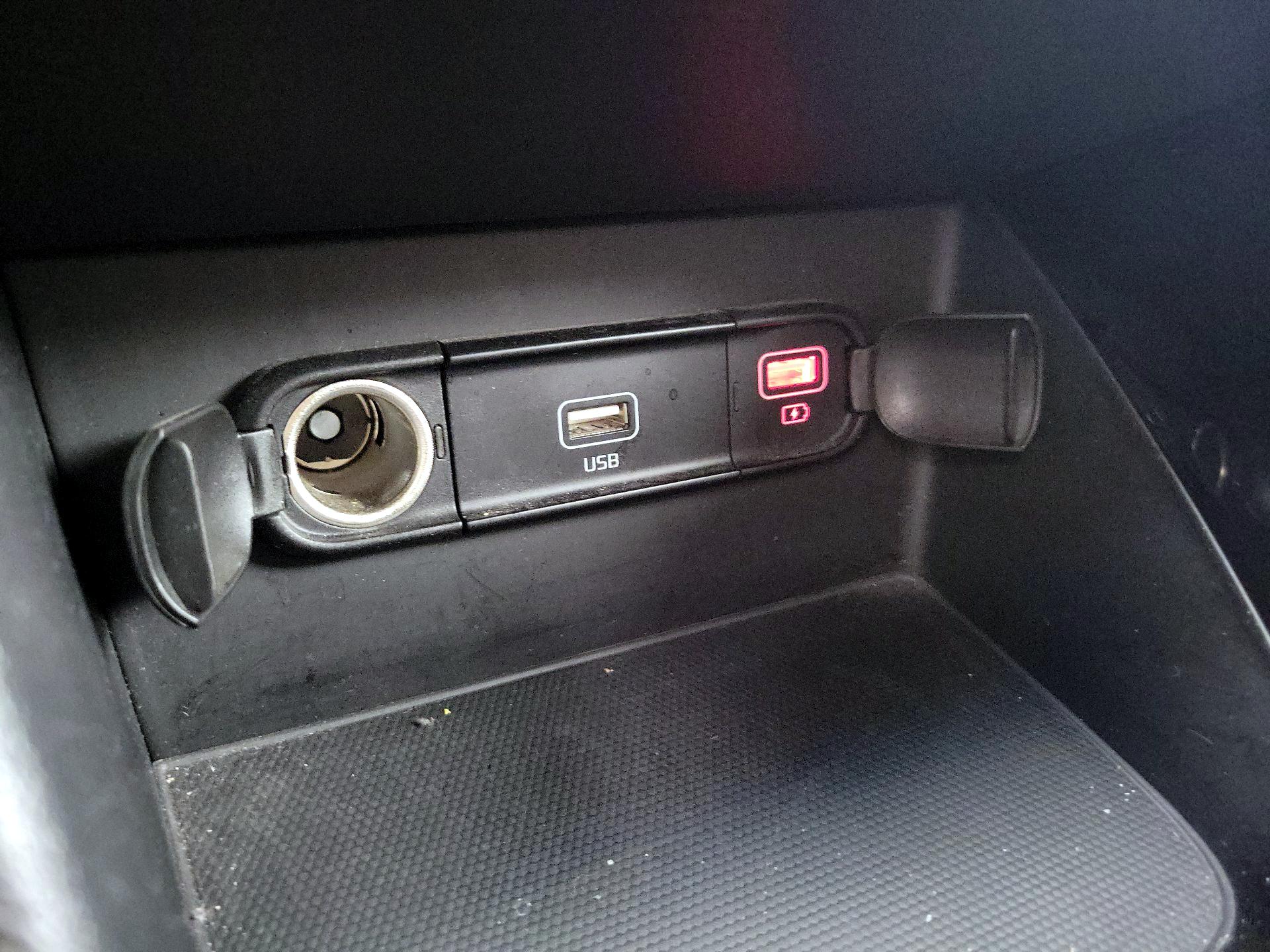 Thumbnail: 2021 Kia Niro - 18