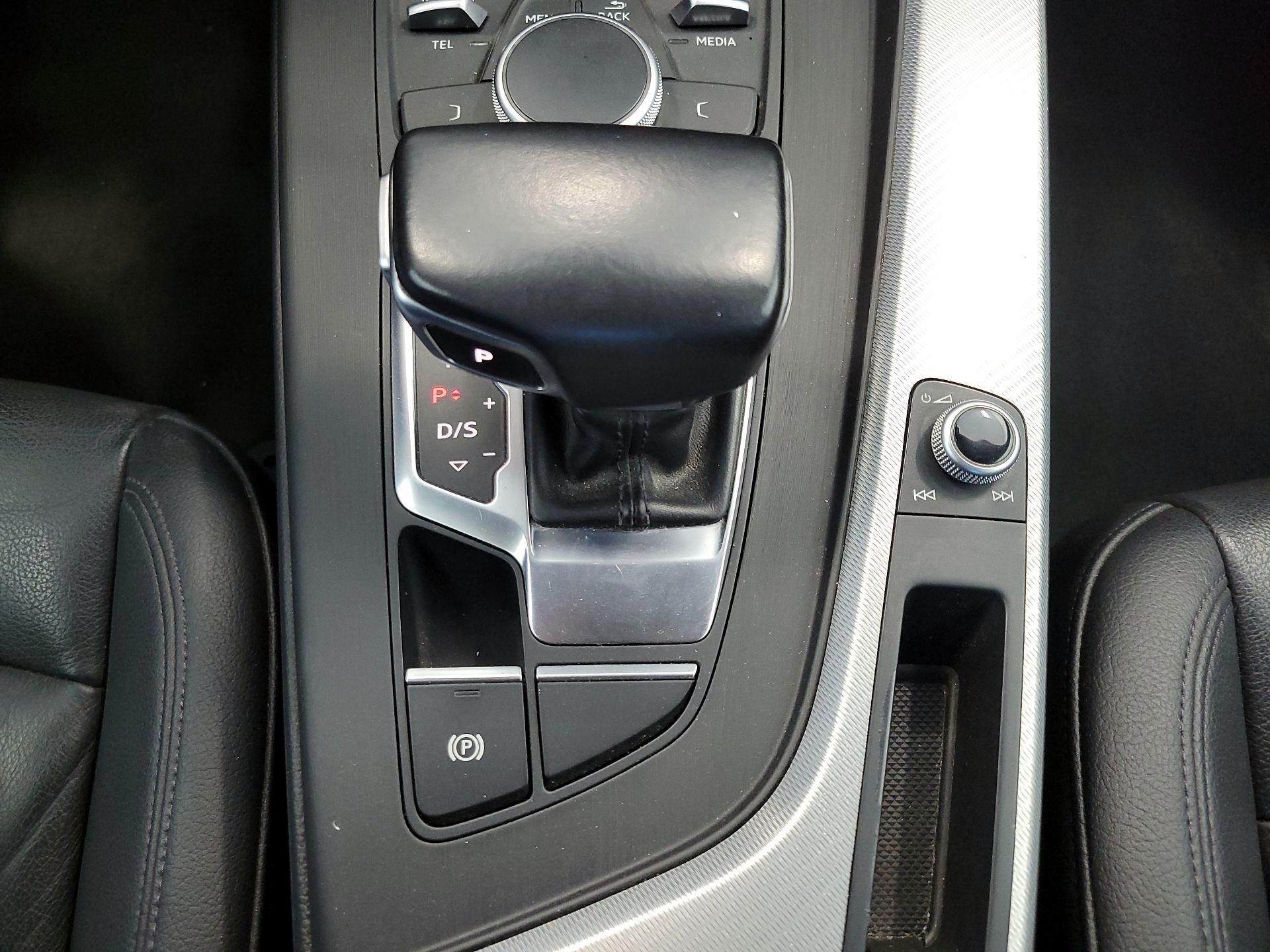 Thumbnail: 2017 Audi A4 - 17