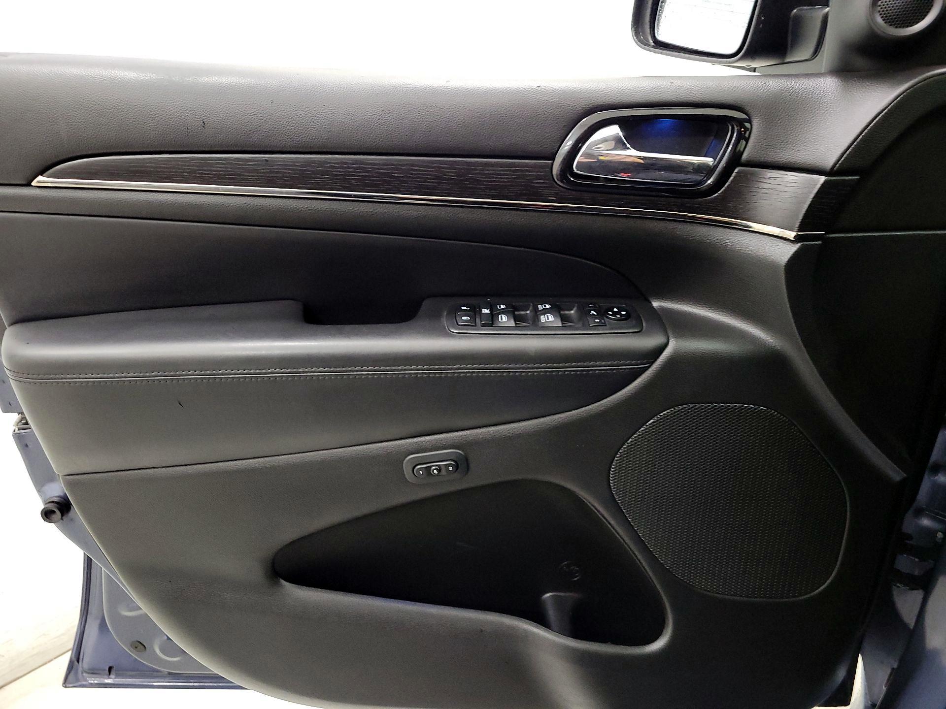 Thumbnail: 2021 Jeep Grand Cherokee - 12