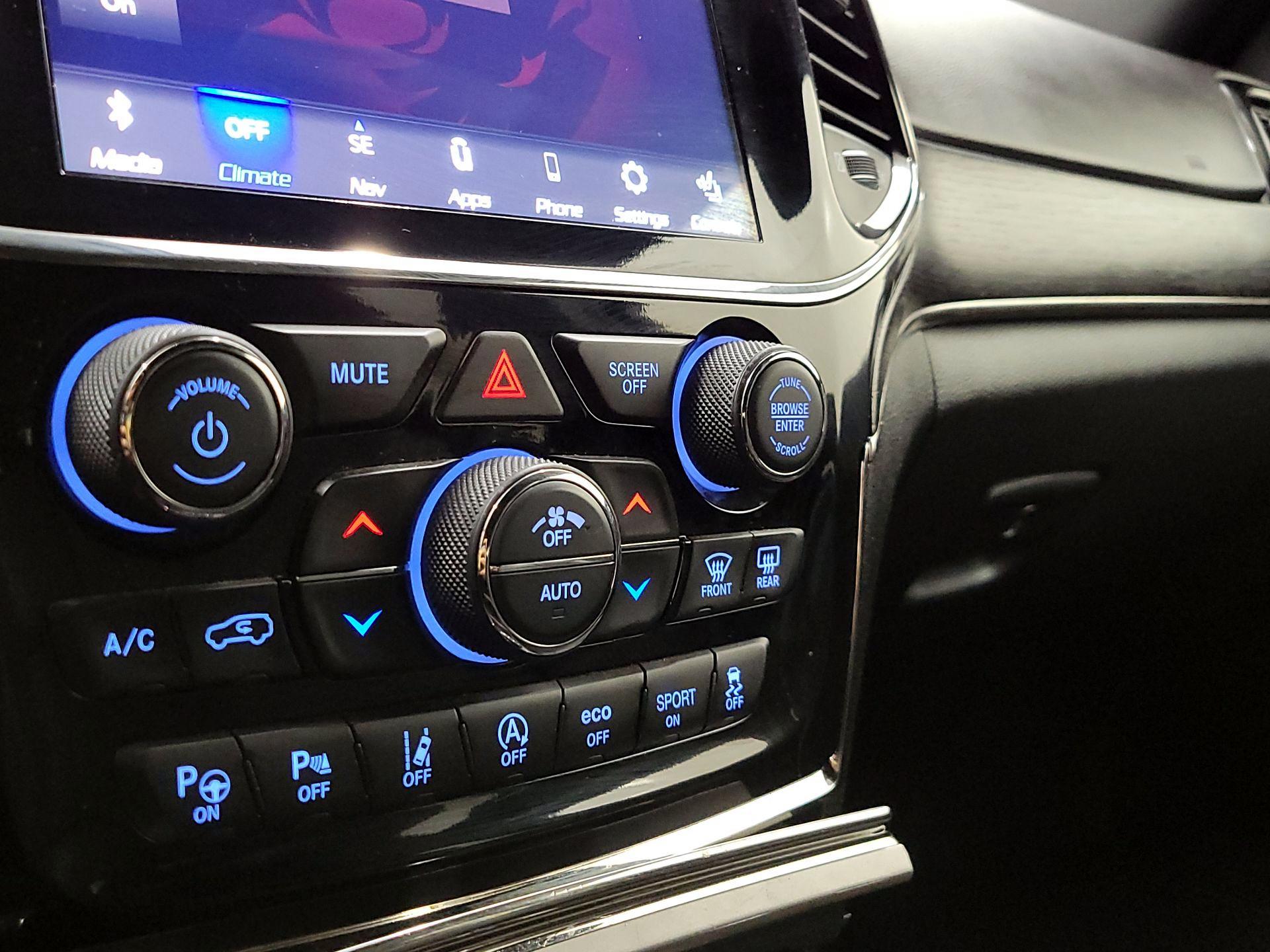 Thumbnail: 2021 Jeep Grand Cherokee - 17