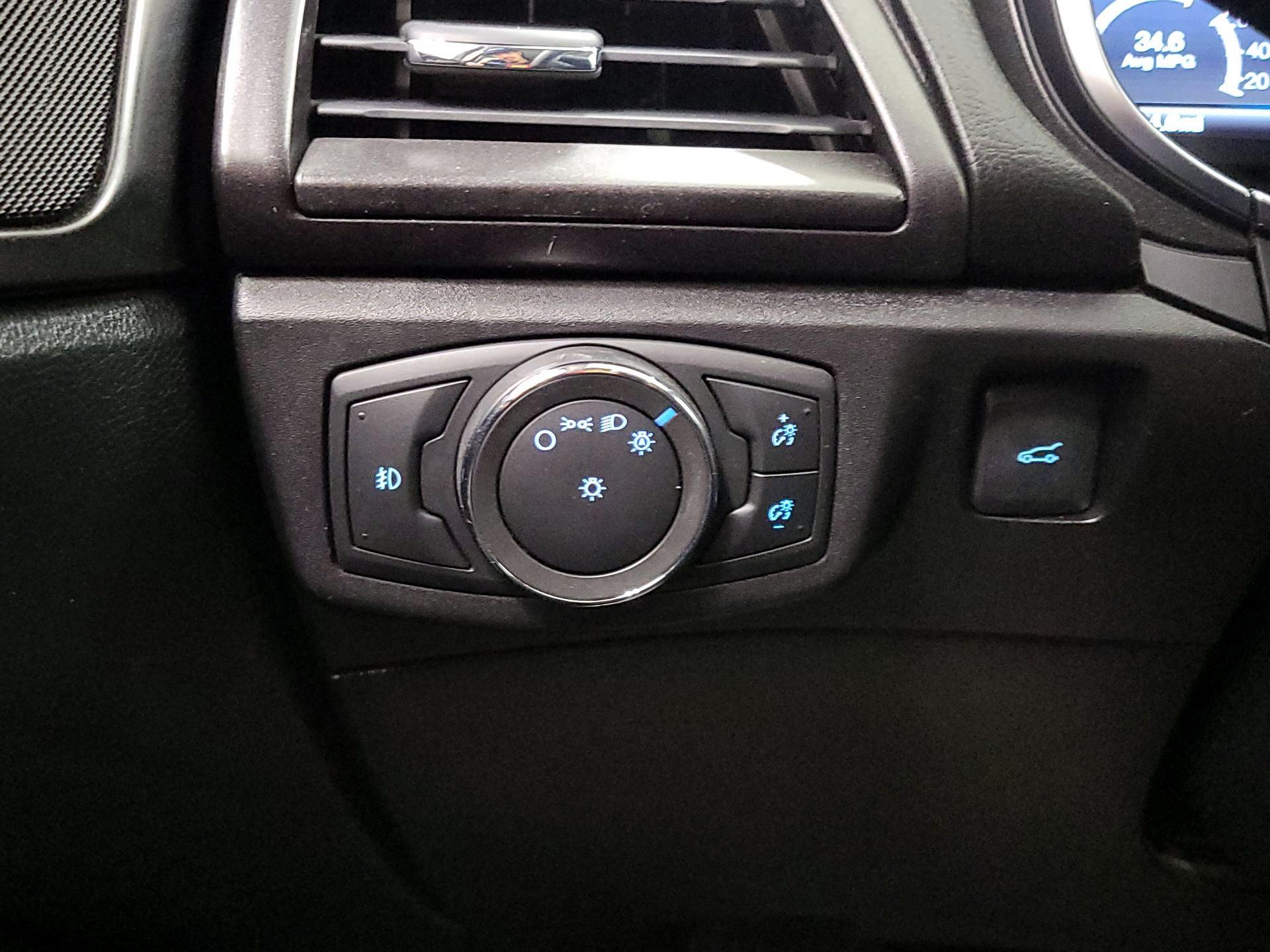 Thumbnail: 2017 Ford Fusion - 13