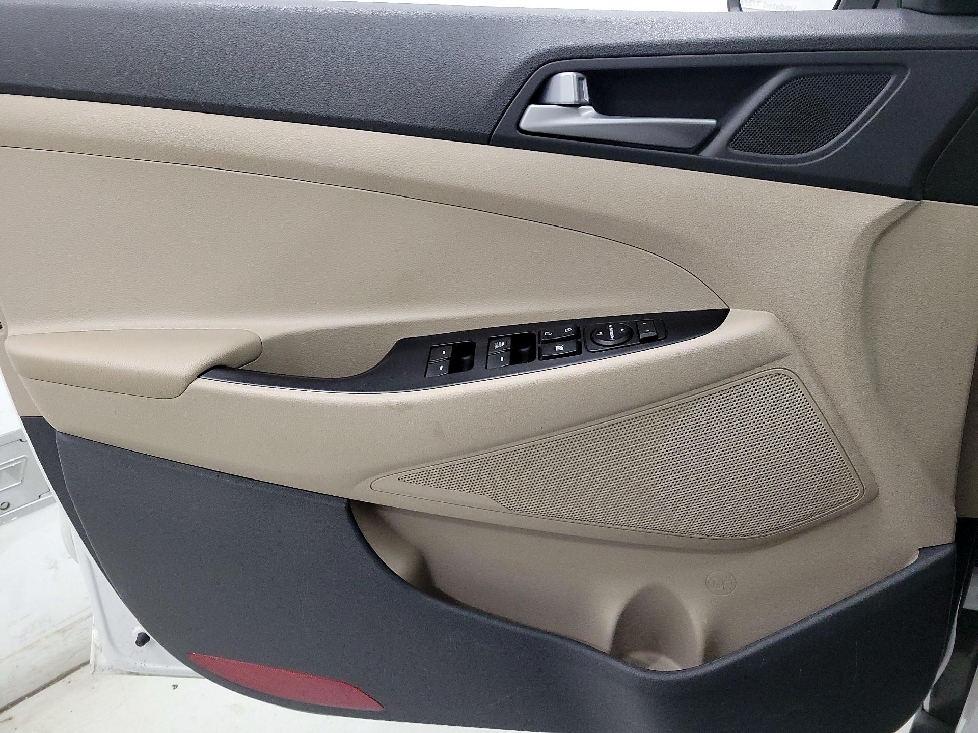 Thumbnail: 2017 Hyundai Tucson - 12