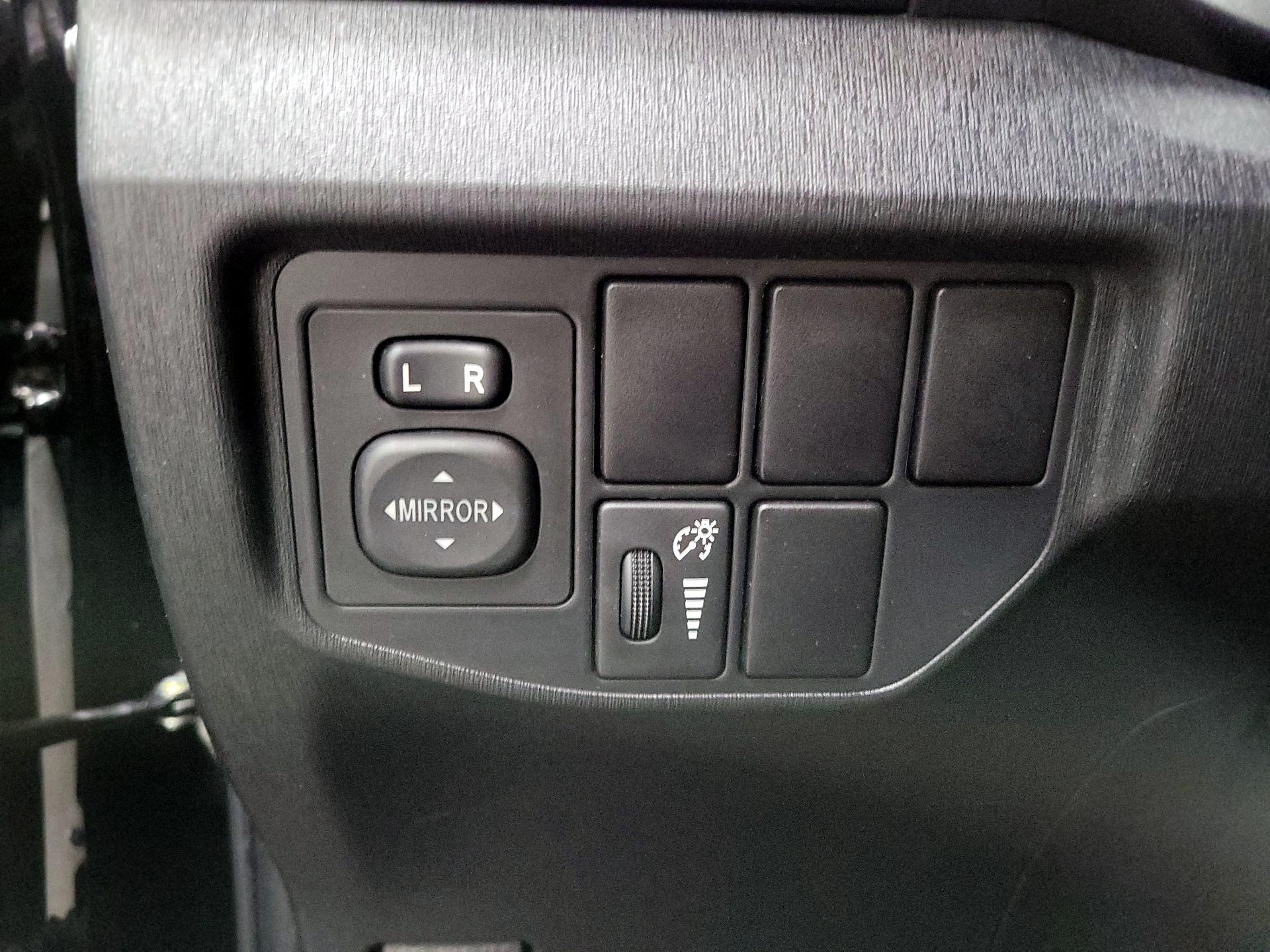 Thumbnail: 2014 Toyota Prius - 13