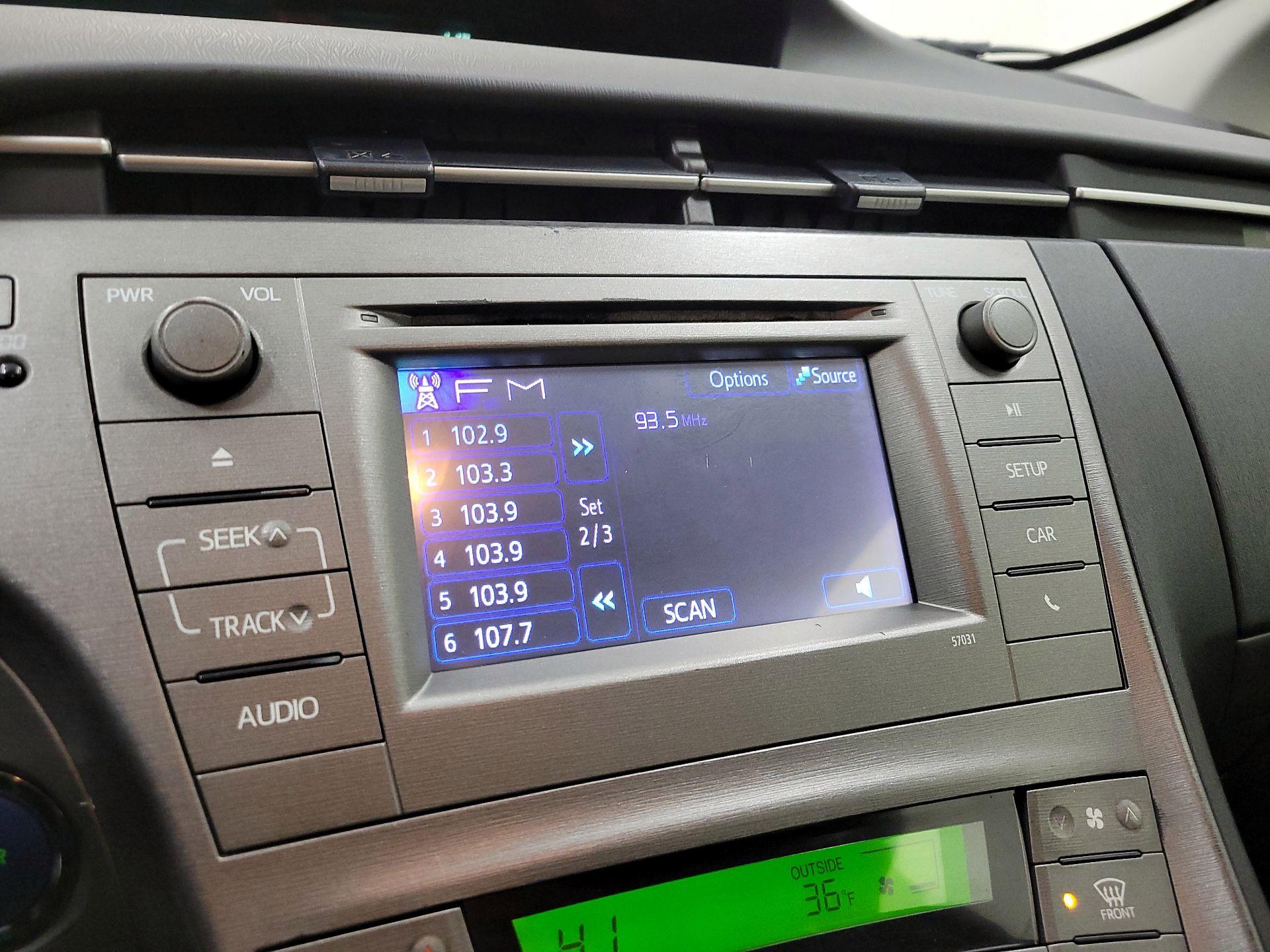 Thumbnail: 2014 Toyota Prius - 14