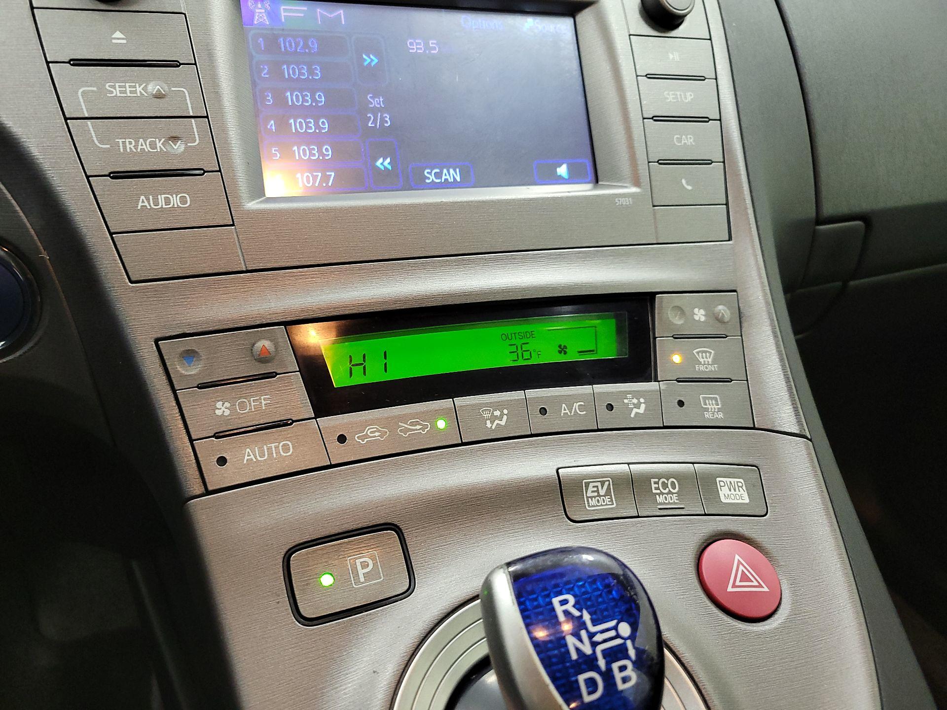 Thumbnail: 2014 Toyota Prius - 15