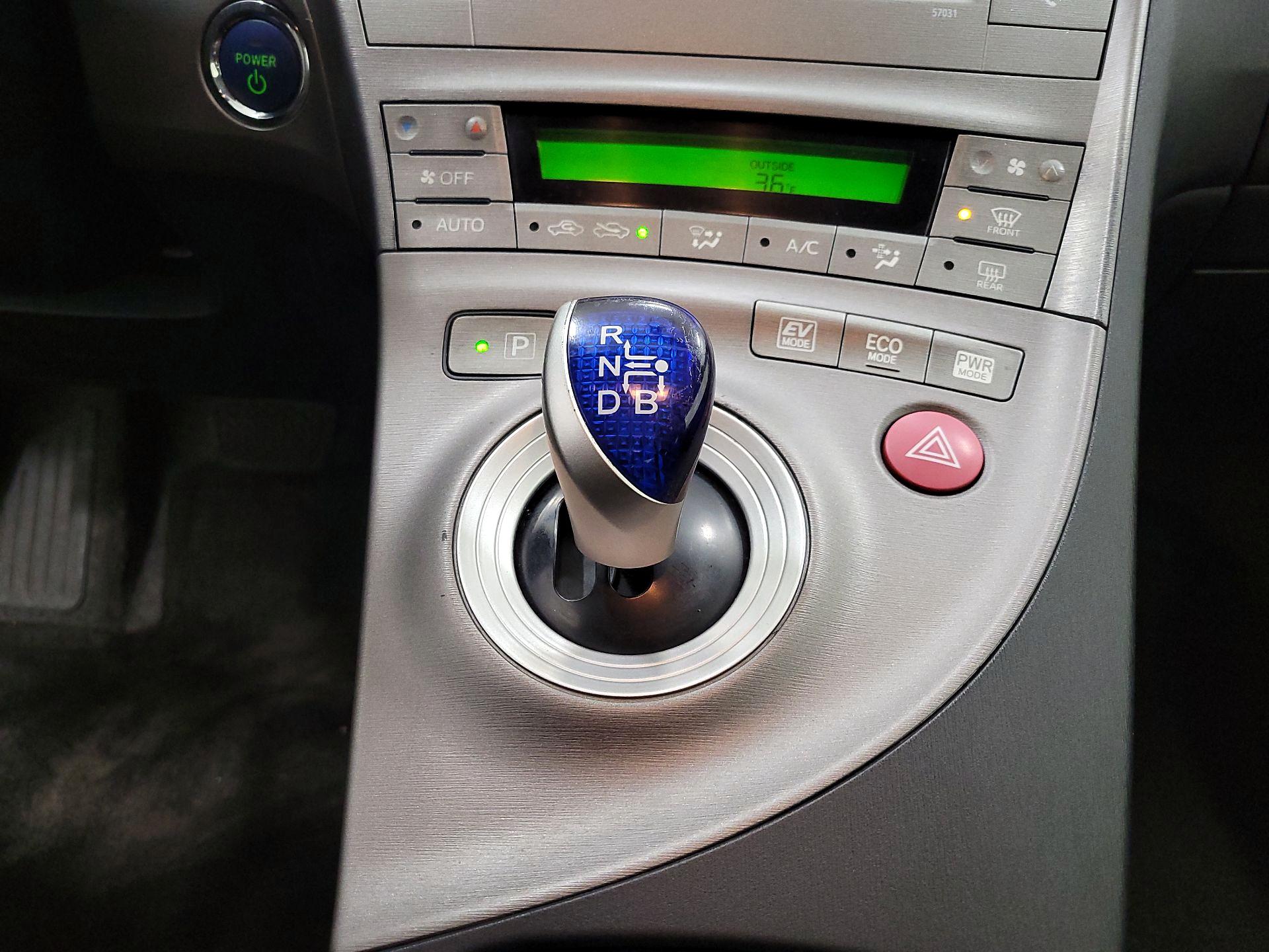 Thumbnail: 2014 Toyota Prius - 16