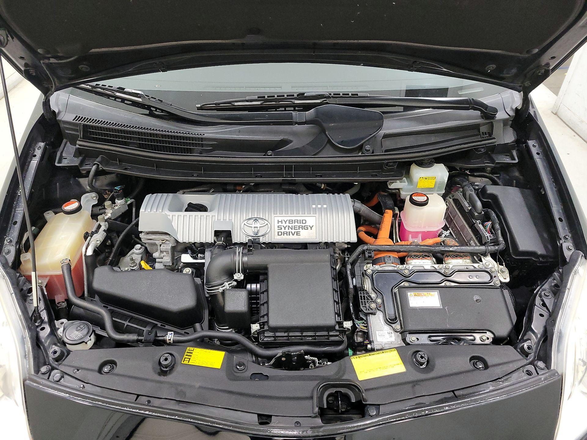 Thumbnail: 2014 Toyota Prius - 19