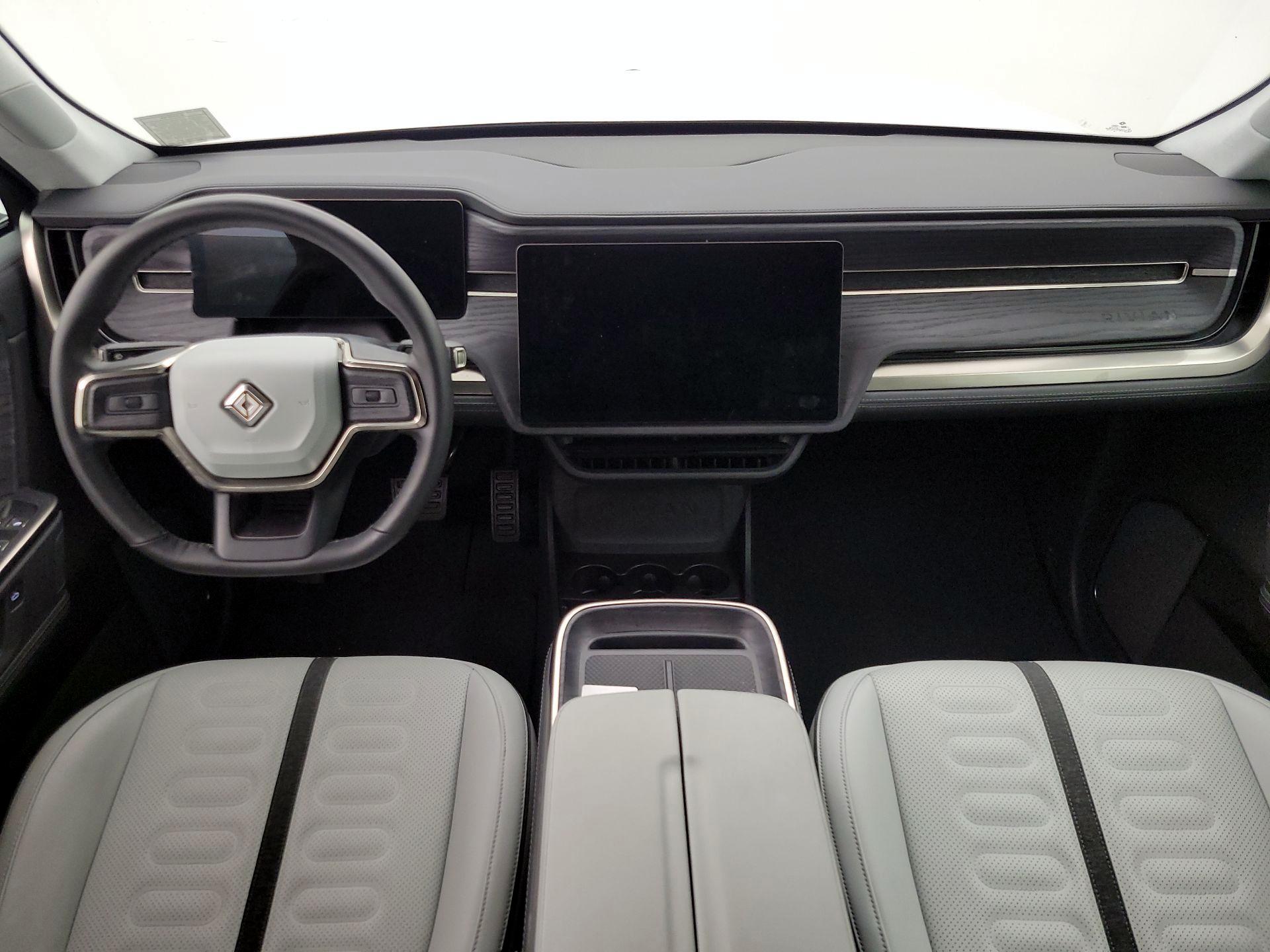 Thumbnail: 2025 Rivian R1S - 9