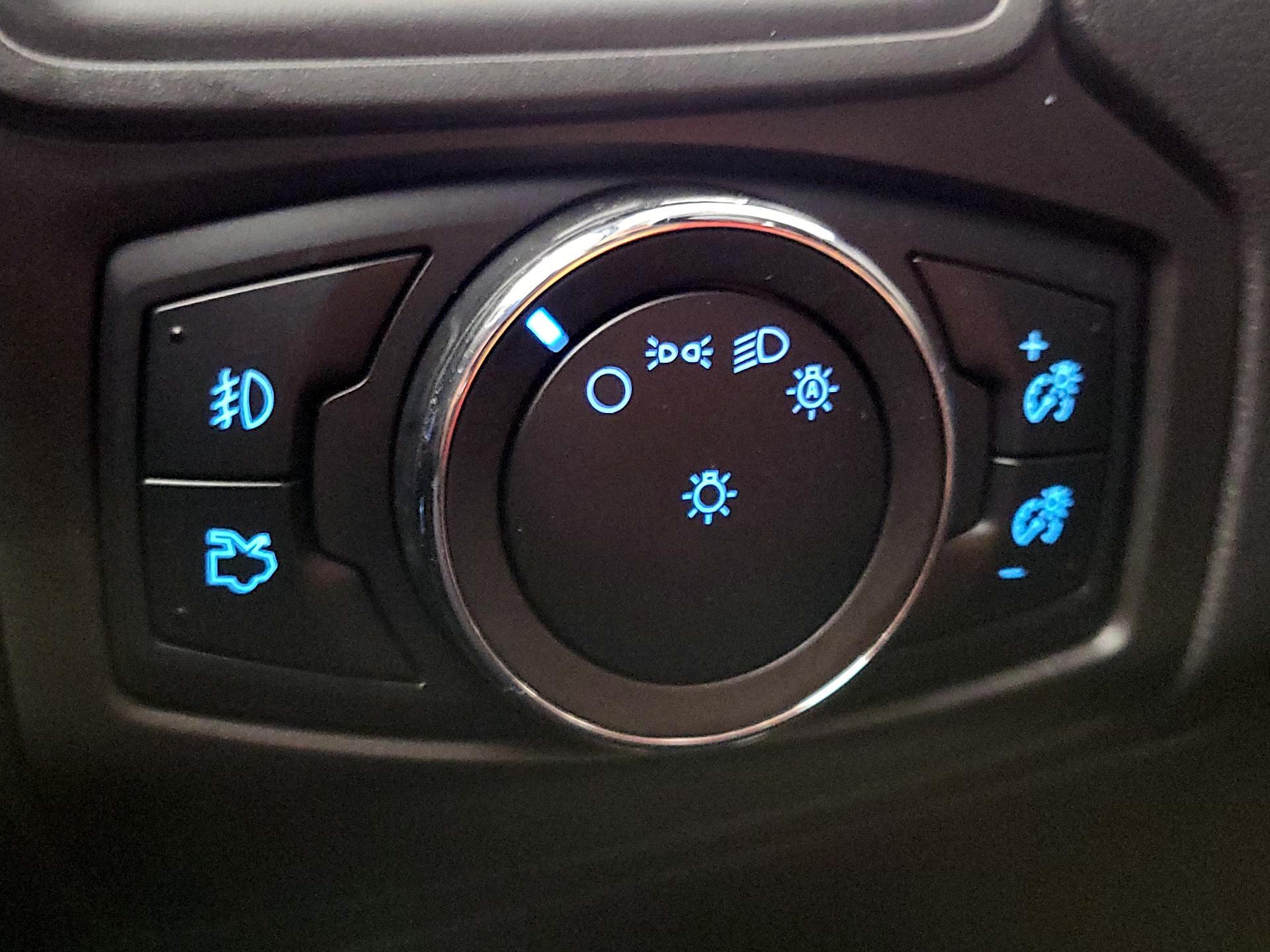 Thumbnail: 2014 Ford Focus - 13