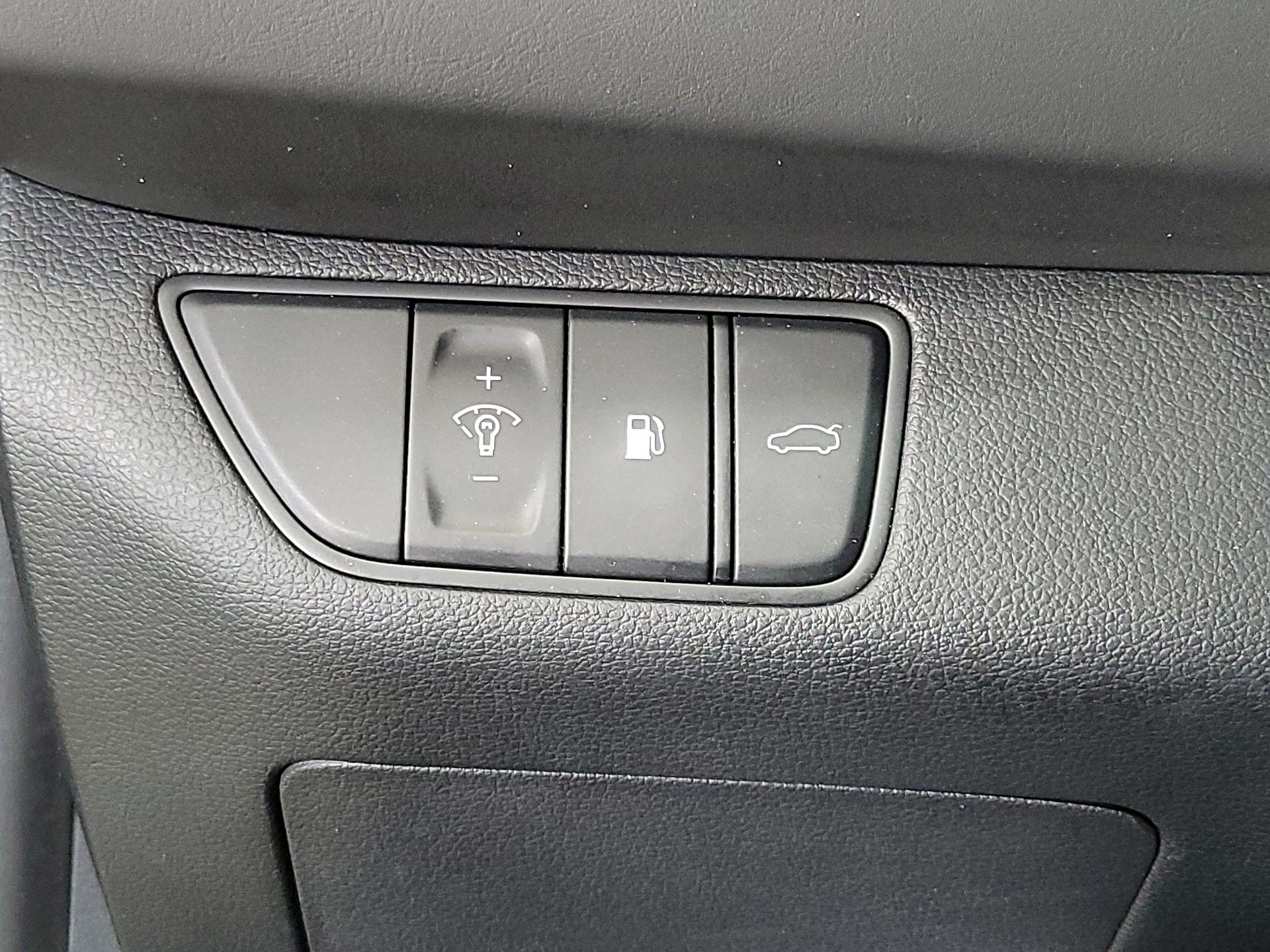 Thumbnail: 2023 Genesis G70 - 13