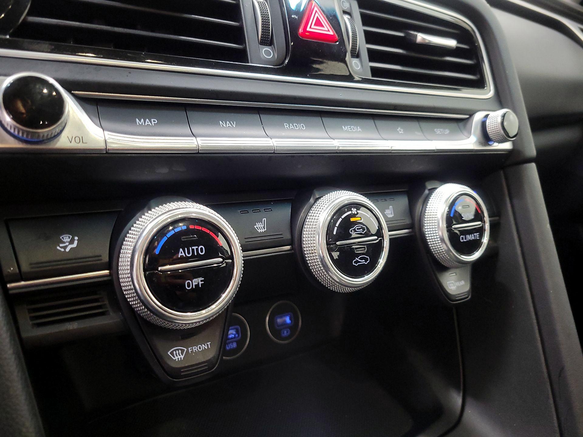 Thumbnail: 2023 Genesis G70 - 17