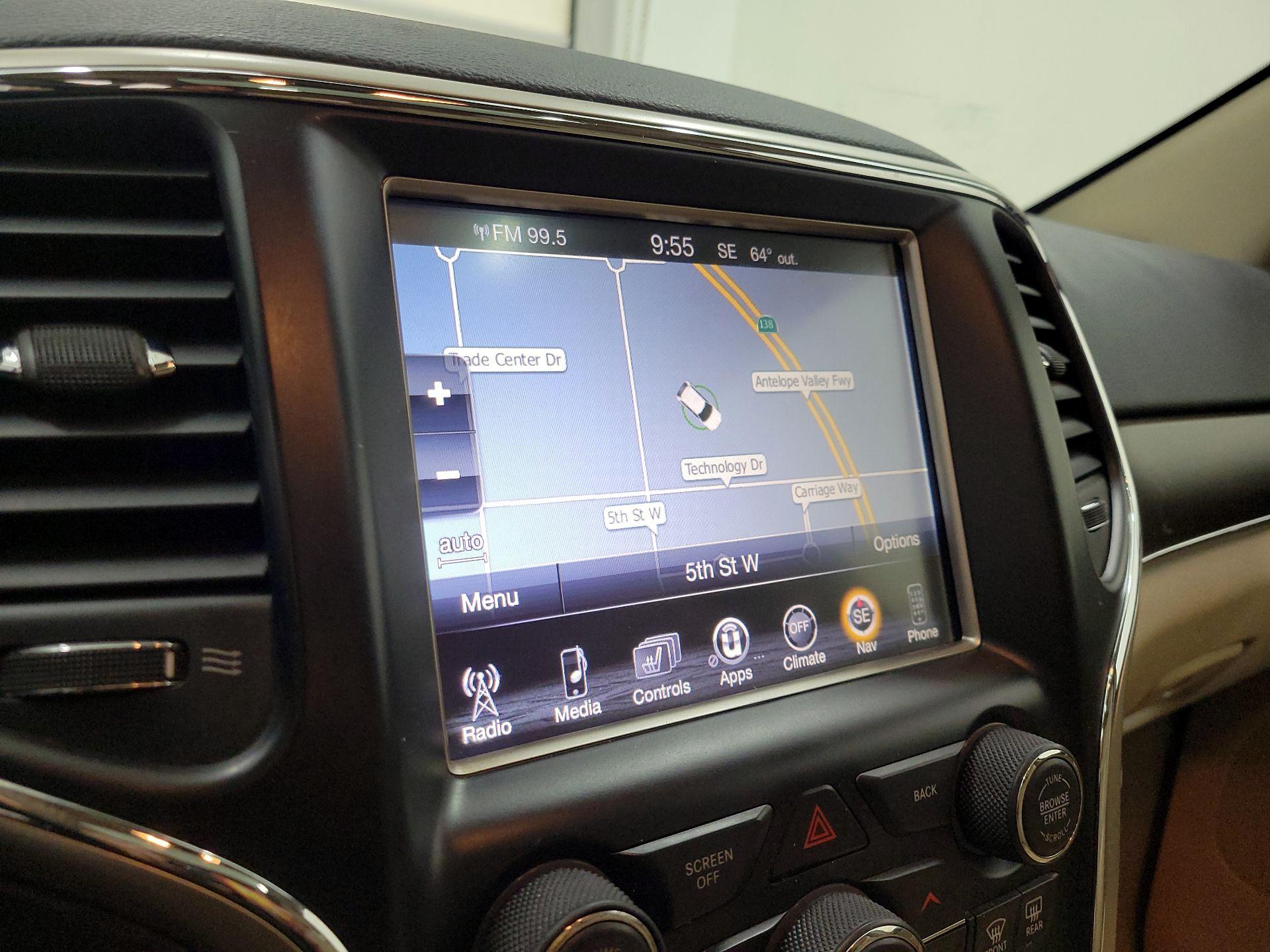 Thumbnail: 2015 Jeep Grand Cherokee - 14