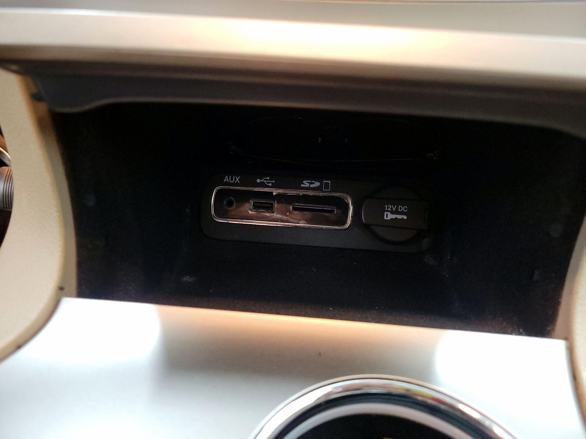 Thumbnail: 2015 Jeep Grand Cherokee - 19