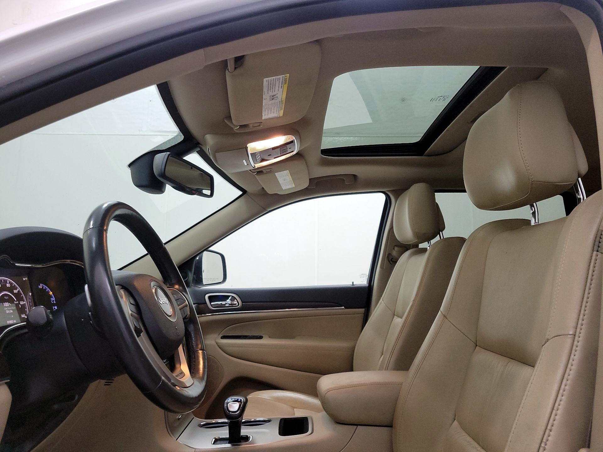 Thumbnail: 2015 Jeep Grand Cherokee - 20