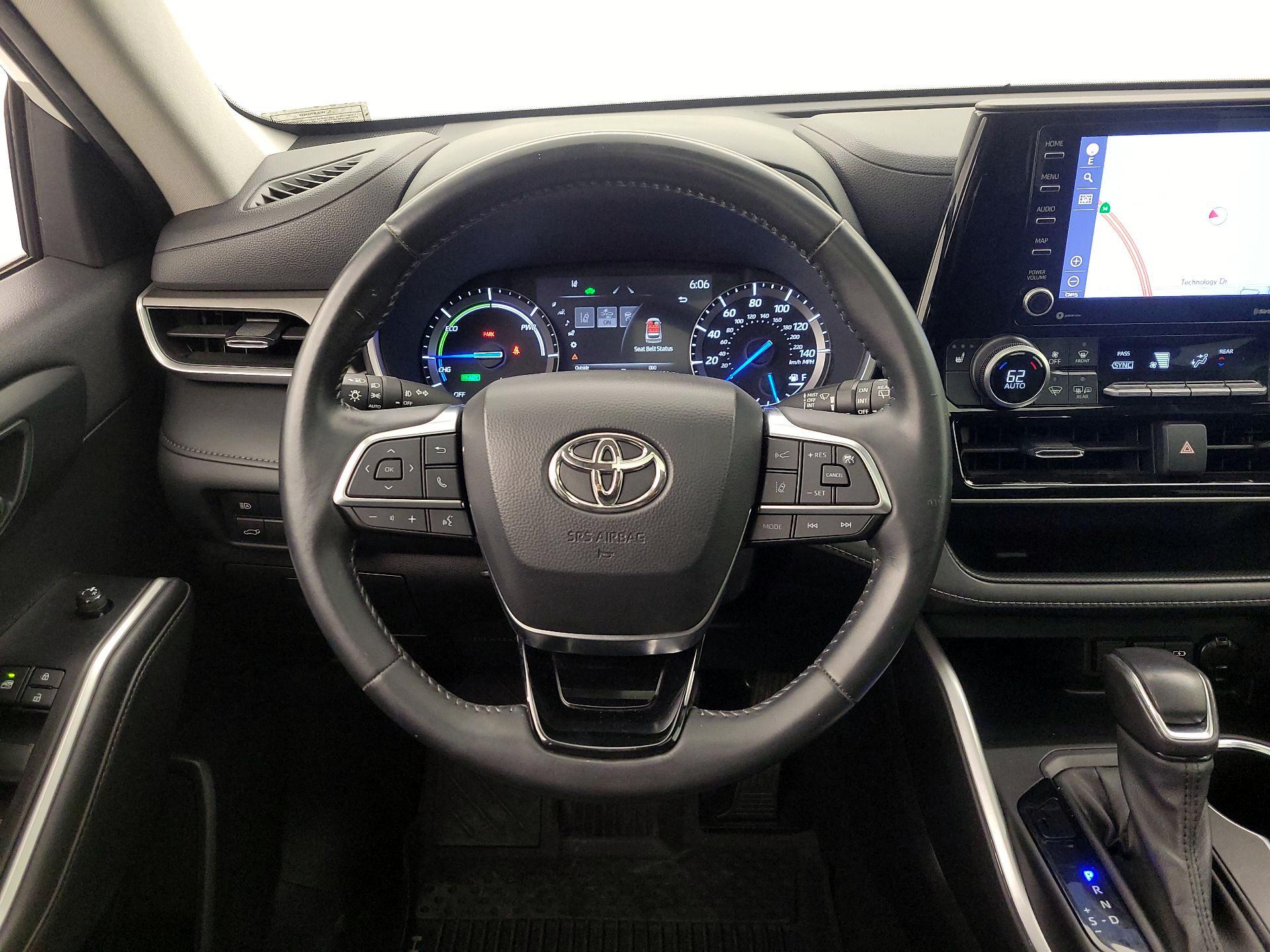 Thumbnail: 2021 Toyota Highlander - 10