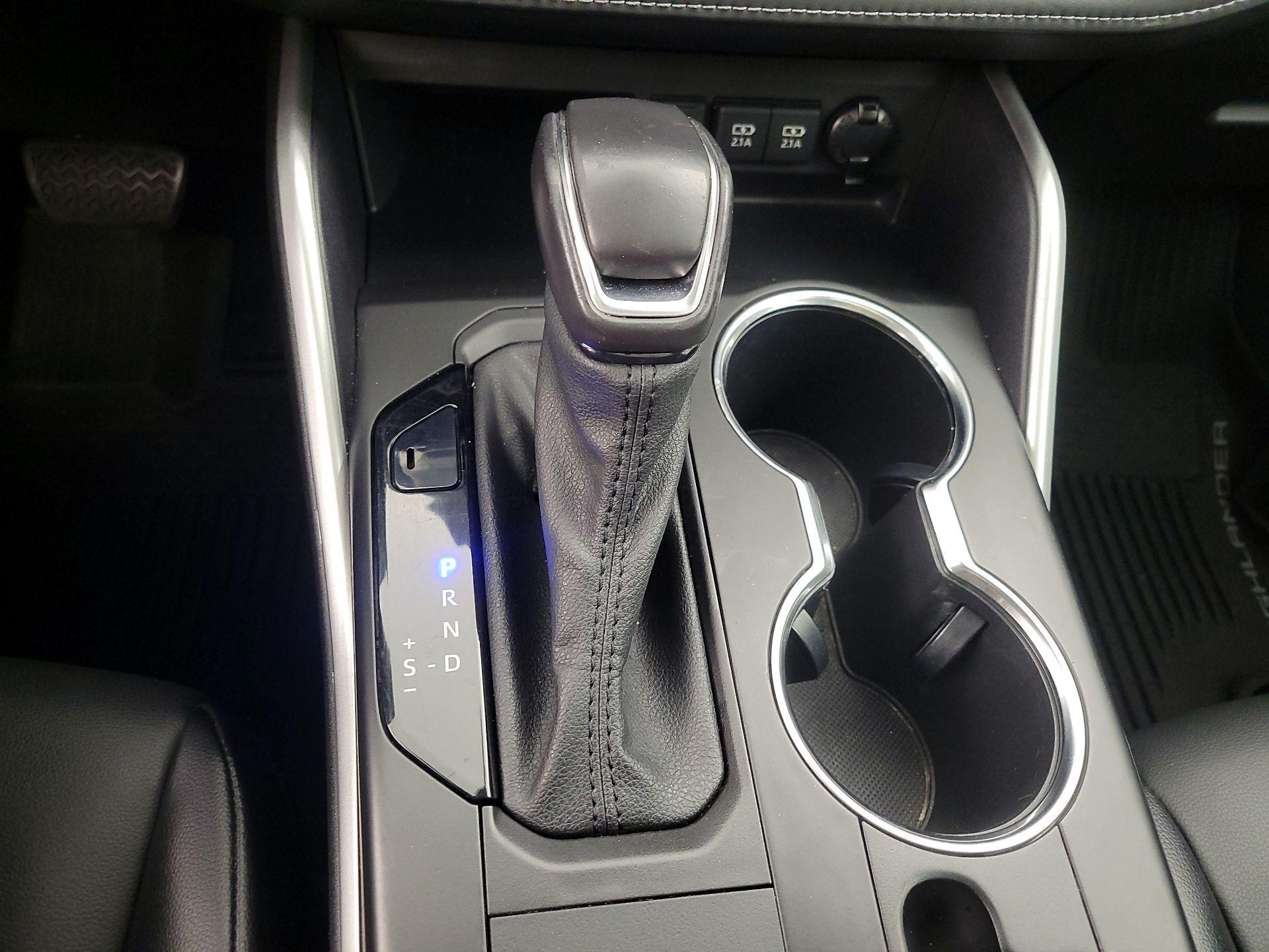 Thumbnail: 2021 Toyota Highlander - 18