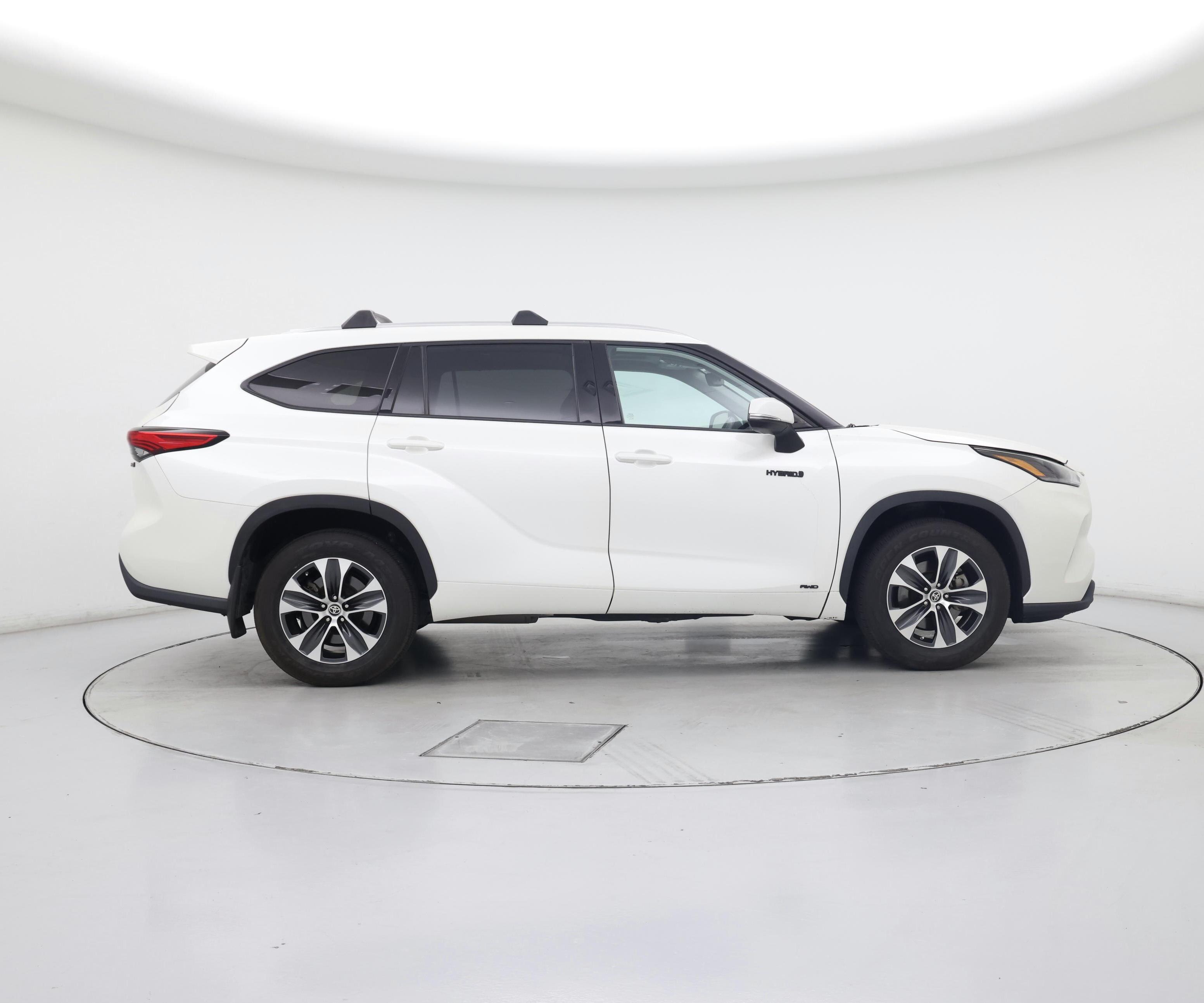 Thumbnail: 2021 Toyota Highlander - 7