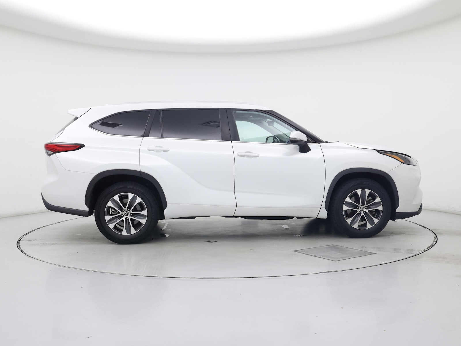 2023 Toyota Highlander XLE - Photo 8