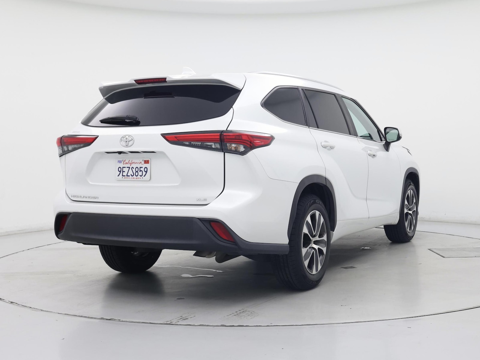 2023 Toyota Highlander XLE - Photo 9