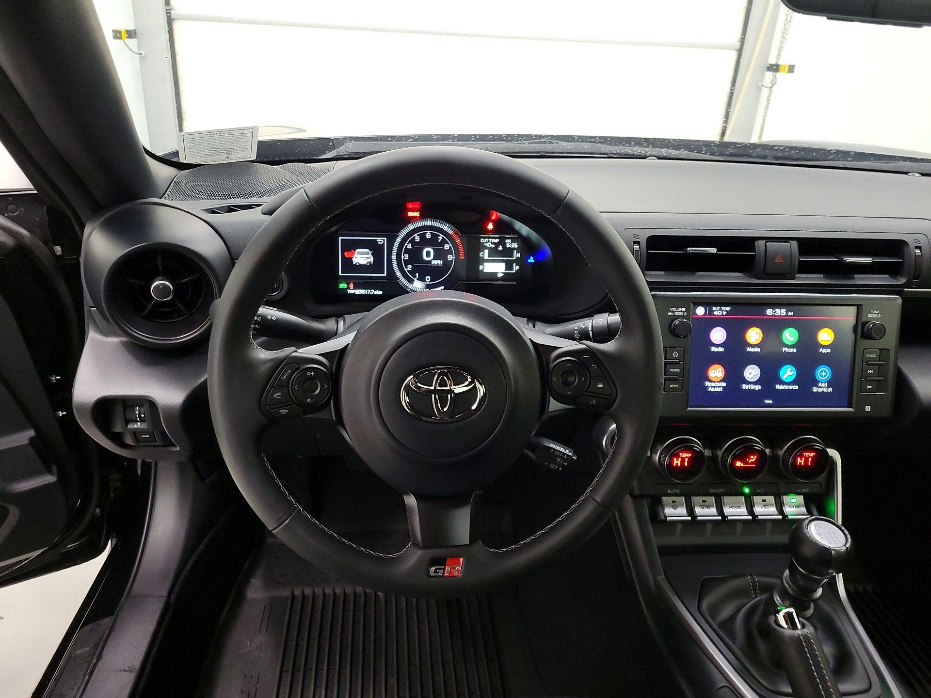 Thumbnail: 2025 Toyota GR86 - 10