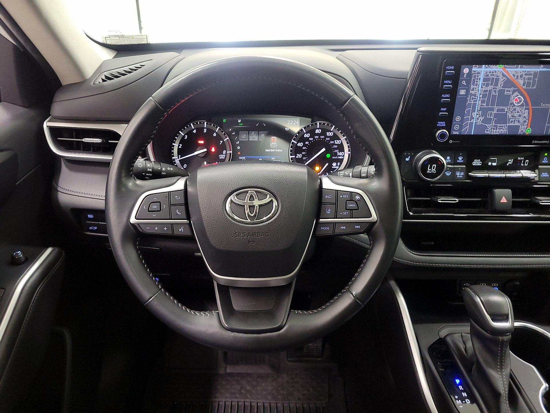 Thumbnail: 2022 Toyota Highlander - 10