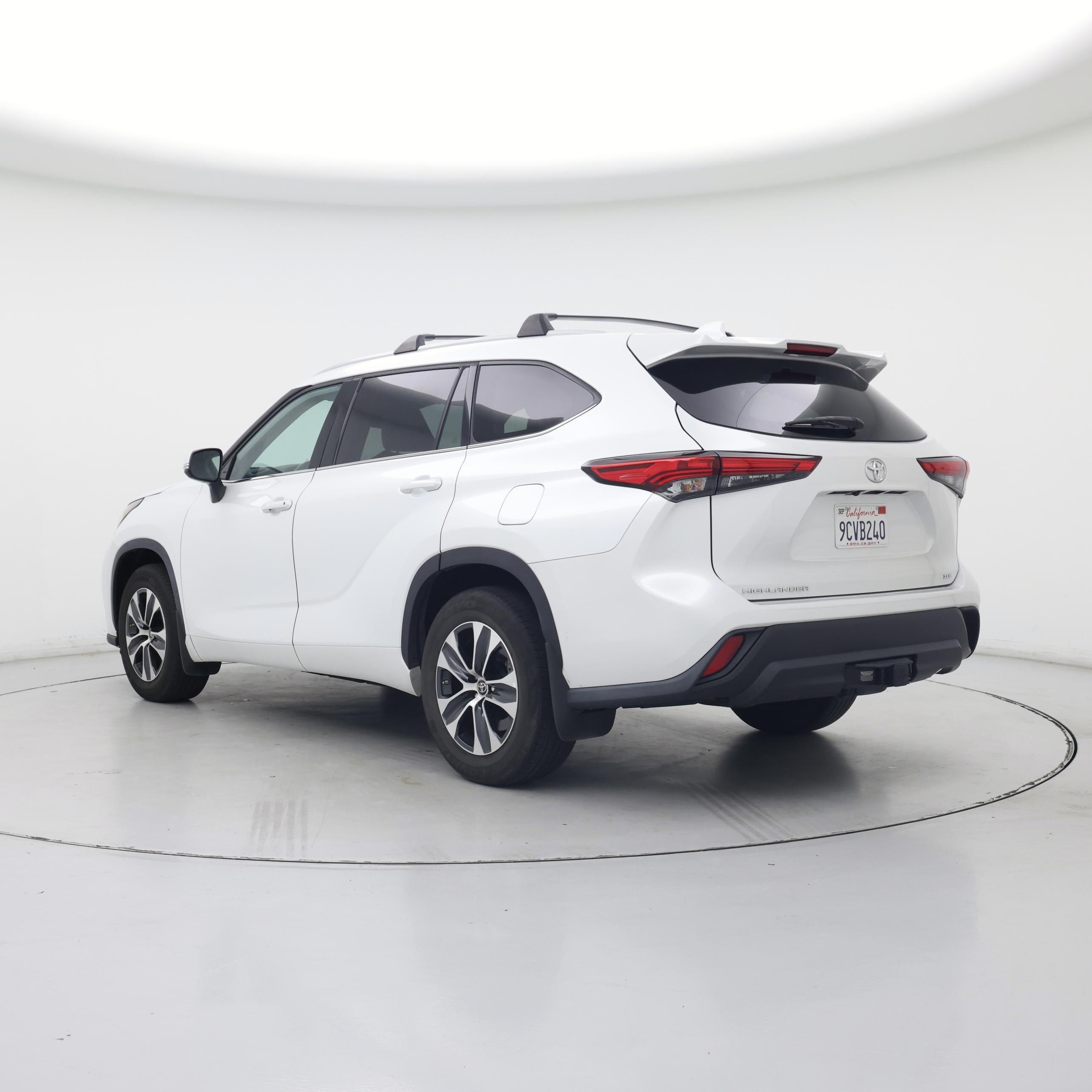 Thumbnail: 2022 Toyota Highlander - 2