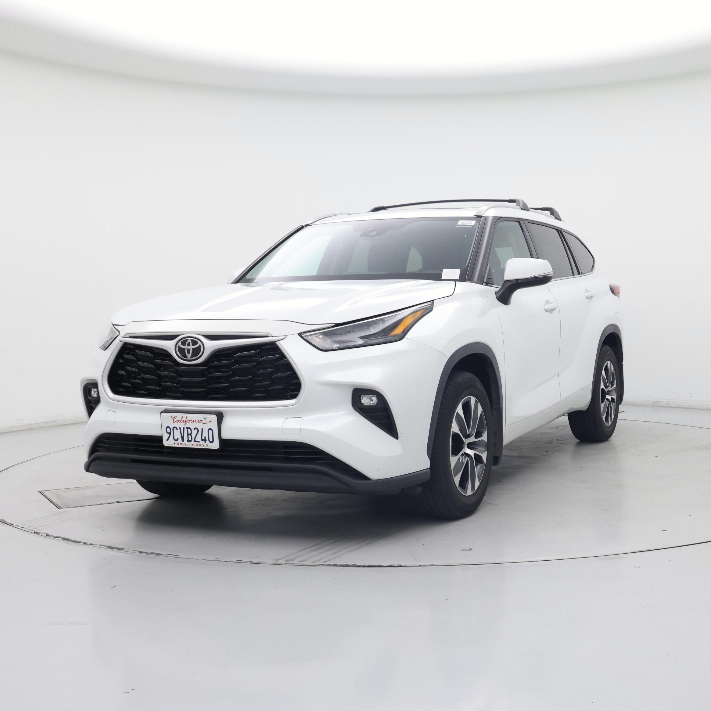 Thumbnail: 2022 Toyota Highlander - 4