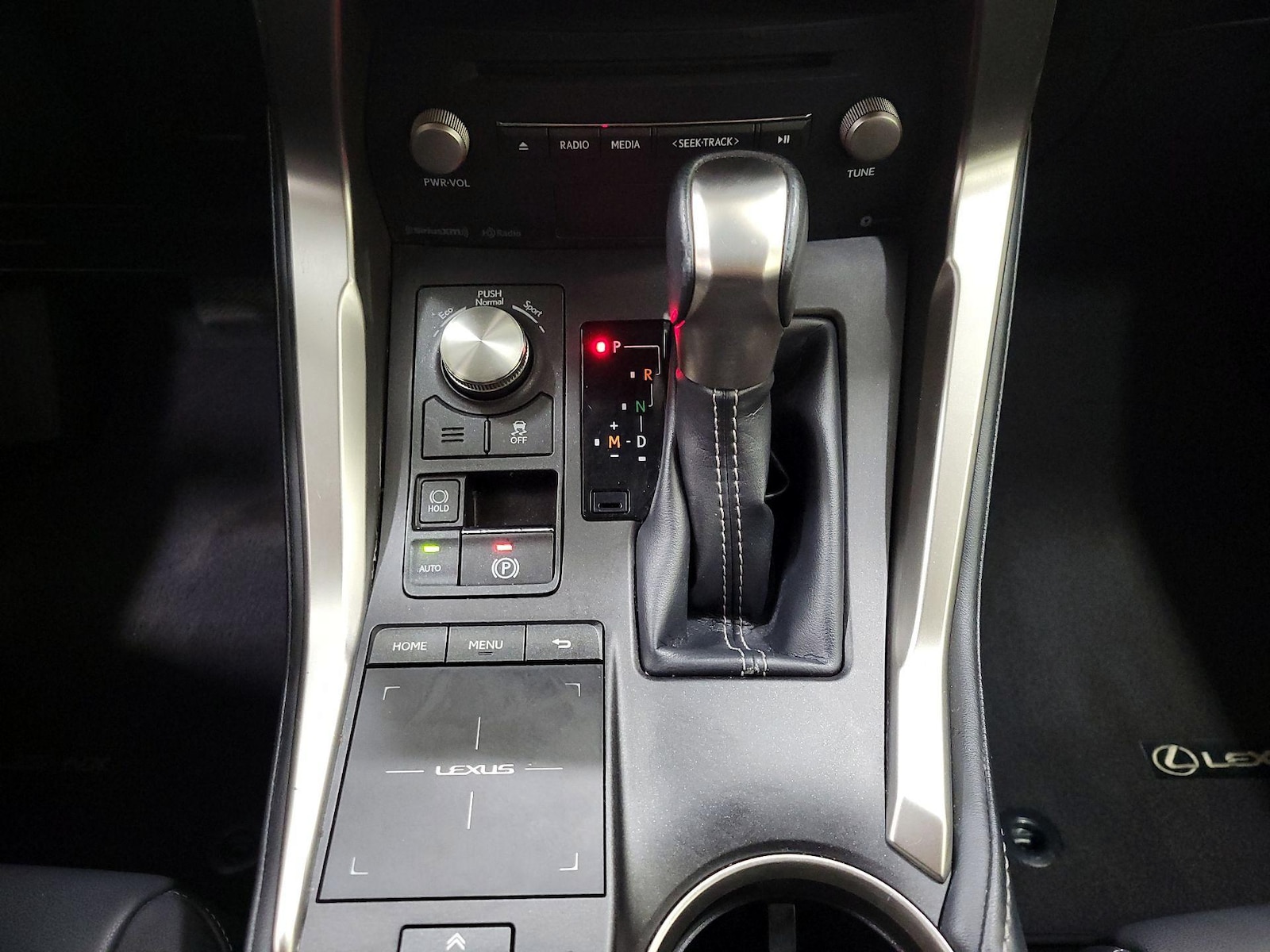 2020 Lexus NX 300 - Photo 18