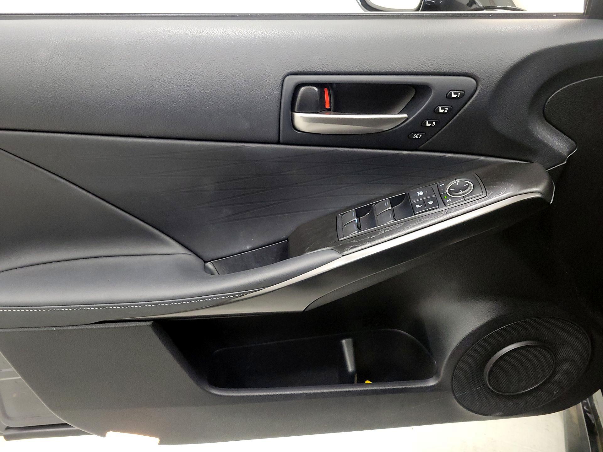 Thumbnail: 2023 Lexus IS - 12