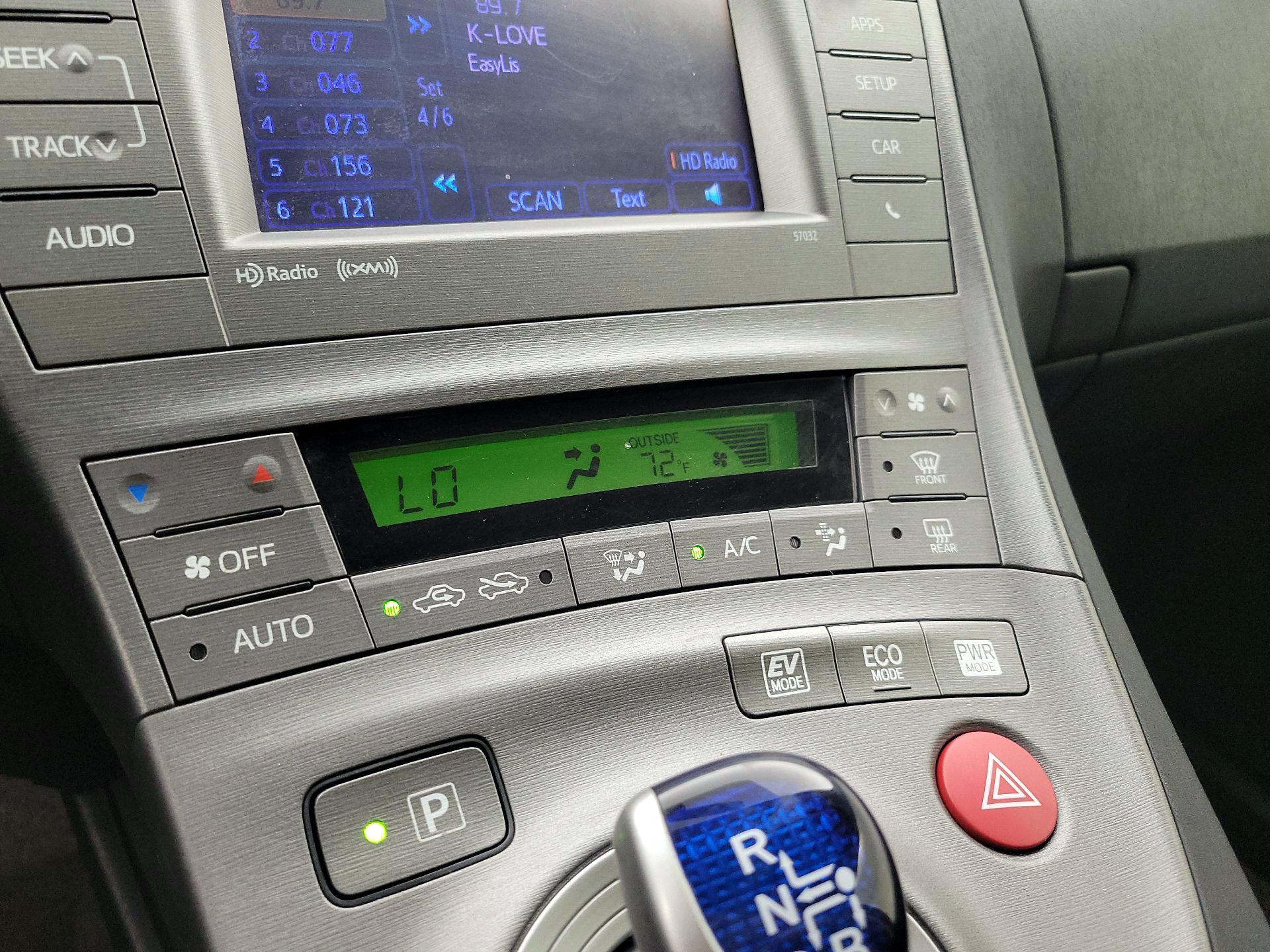 Thumbnail: 2014 Toyota Prius - 16