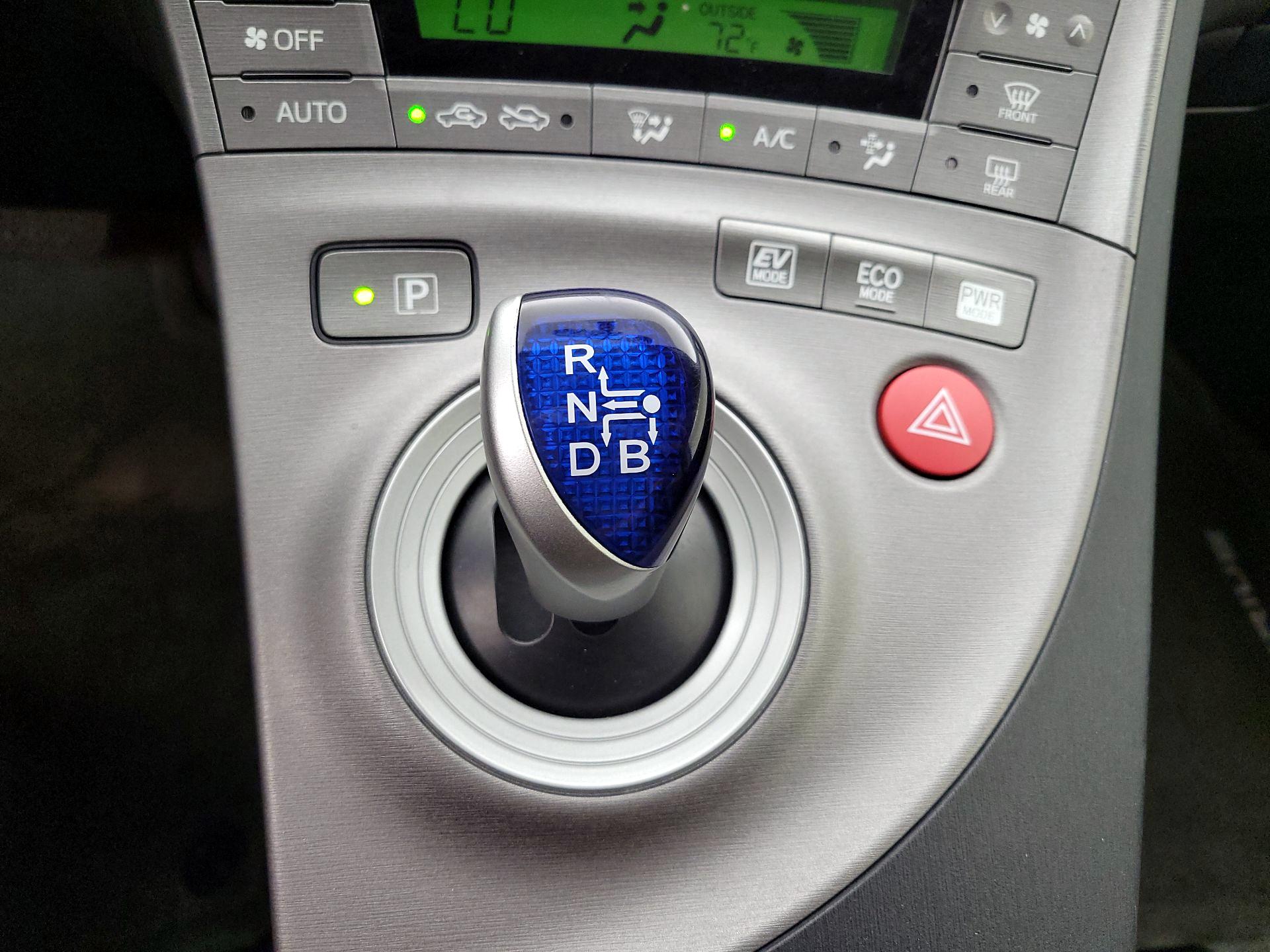 Thumbnail: 2014 Toyota Prius - 17