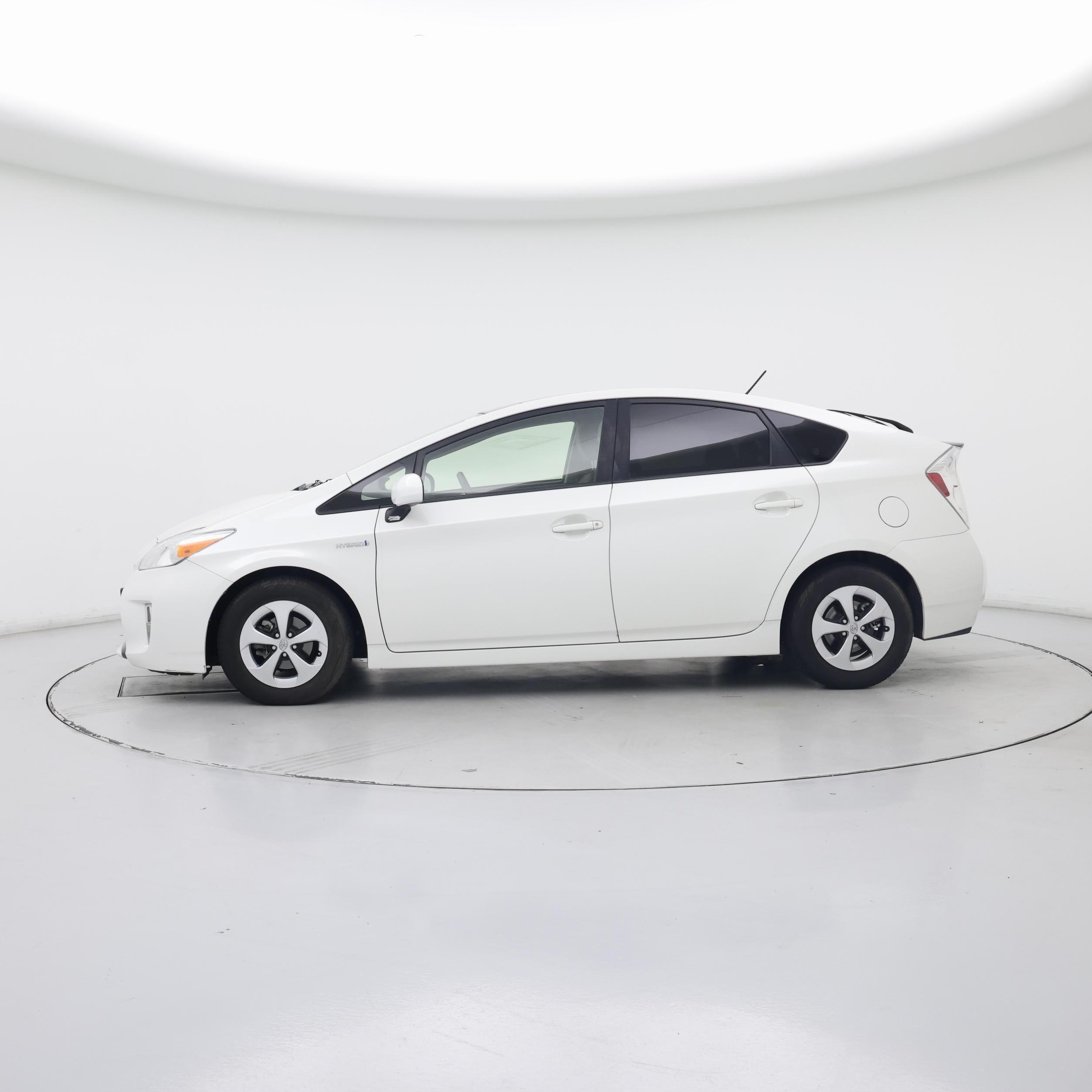 Thumbnail: 2014 Toyota Prius - 3