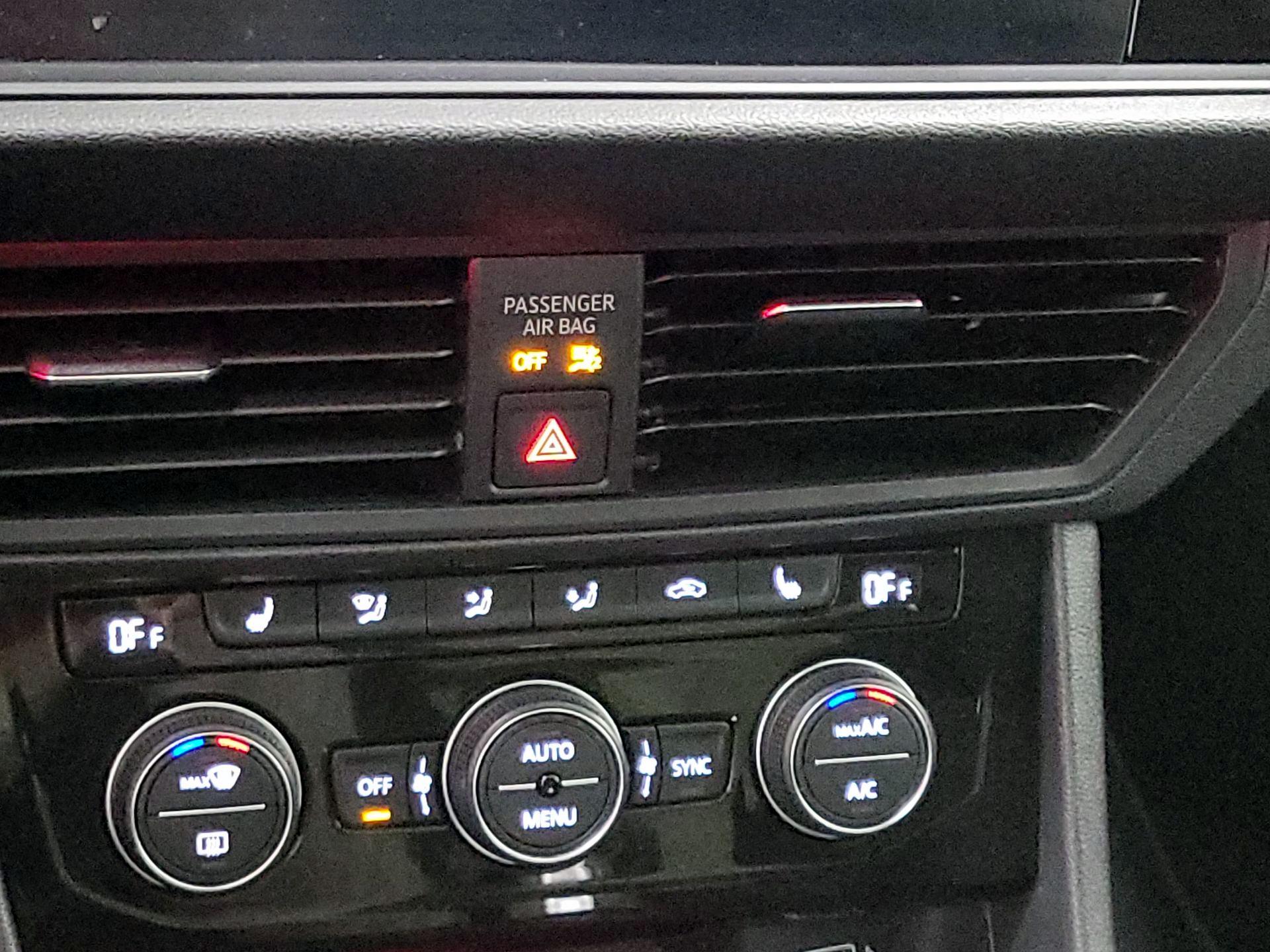 Thumbnail: 2019 Volkswagen Jetta - 16