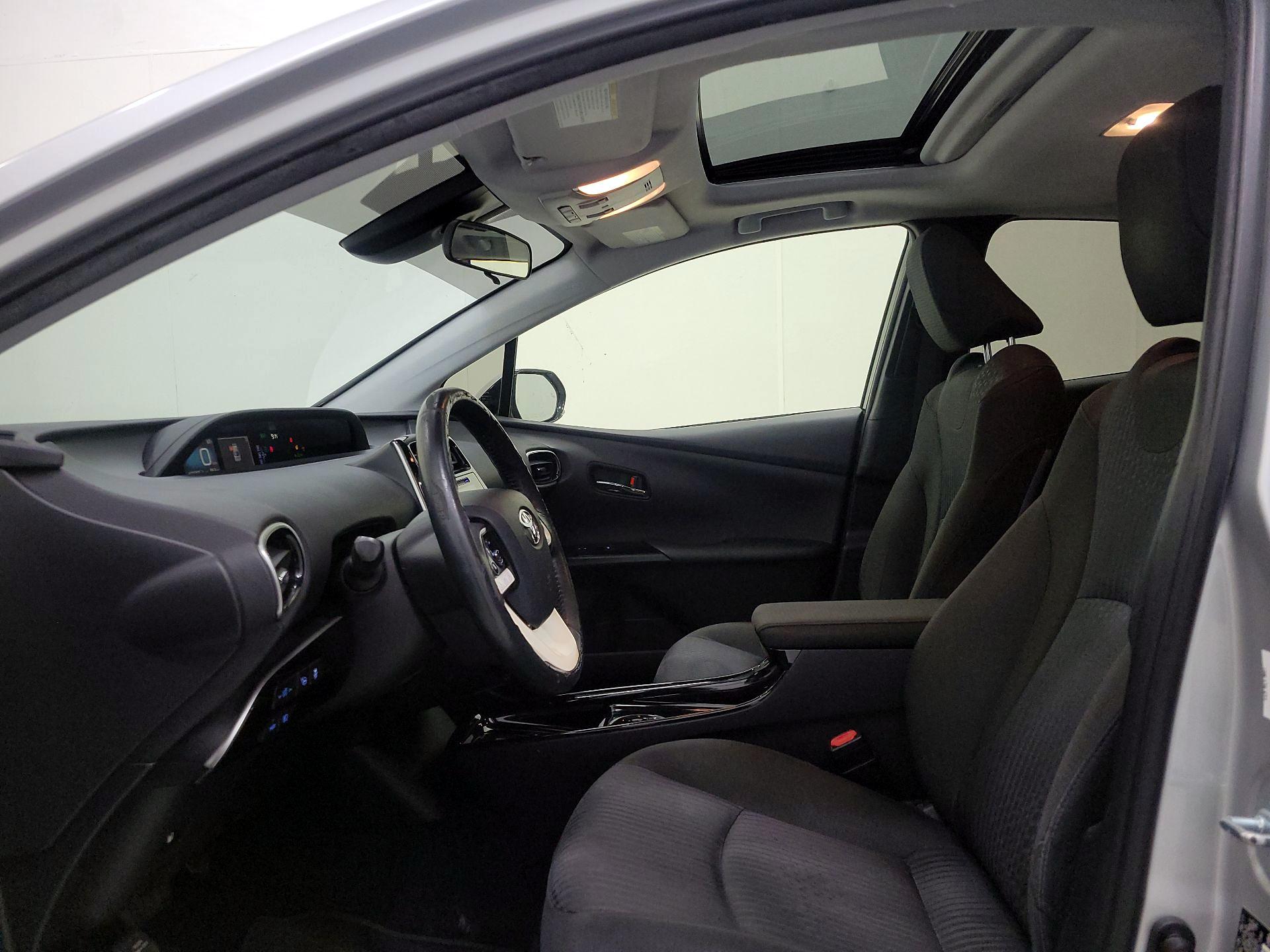 Thumbnail: 2017 Toyota Prius - 19