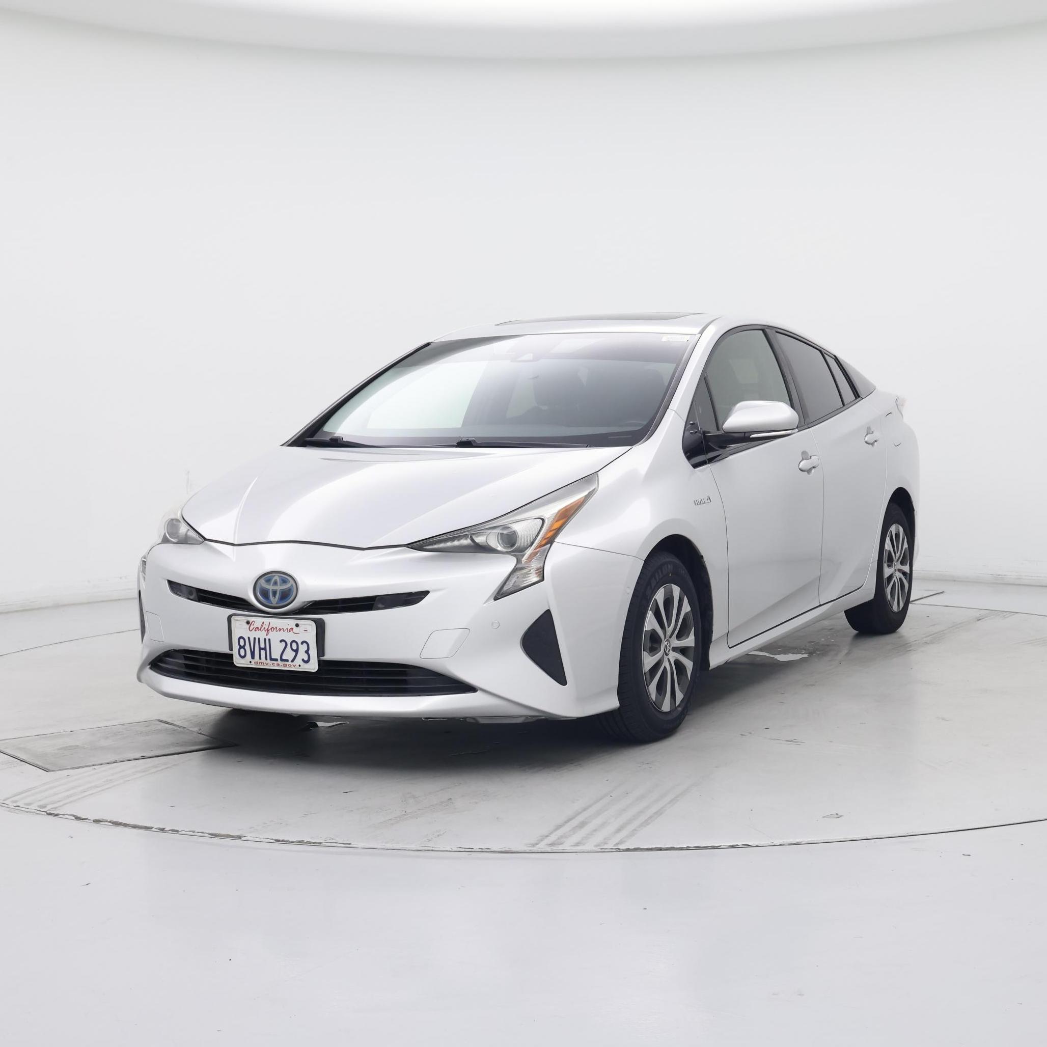 Thumbnail: 2017 Toyota Prius - 4
