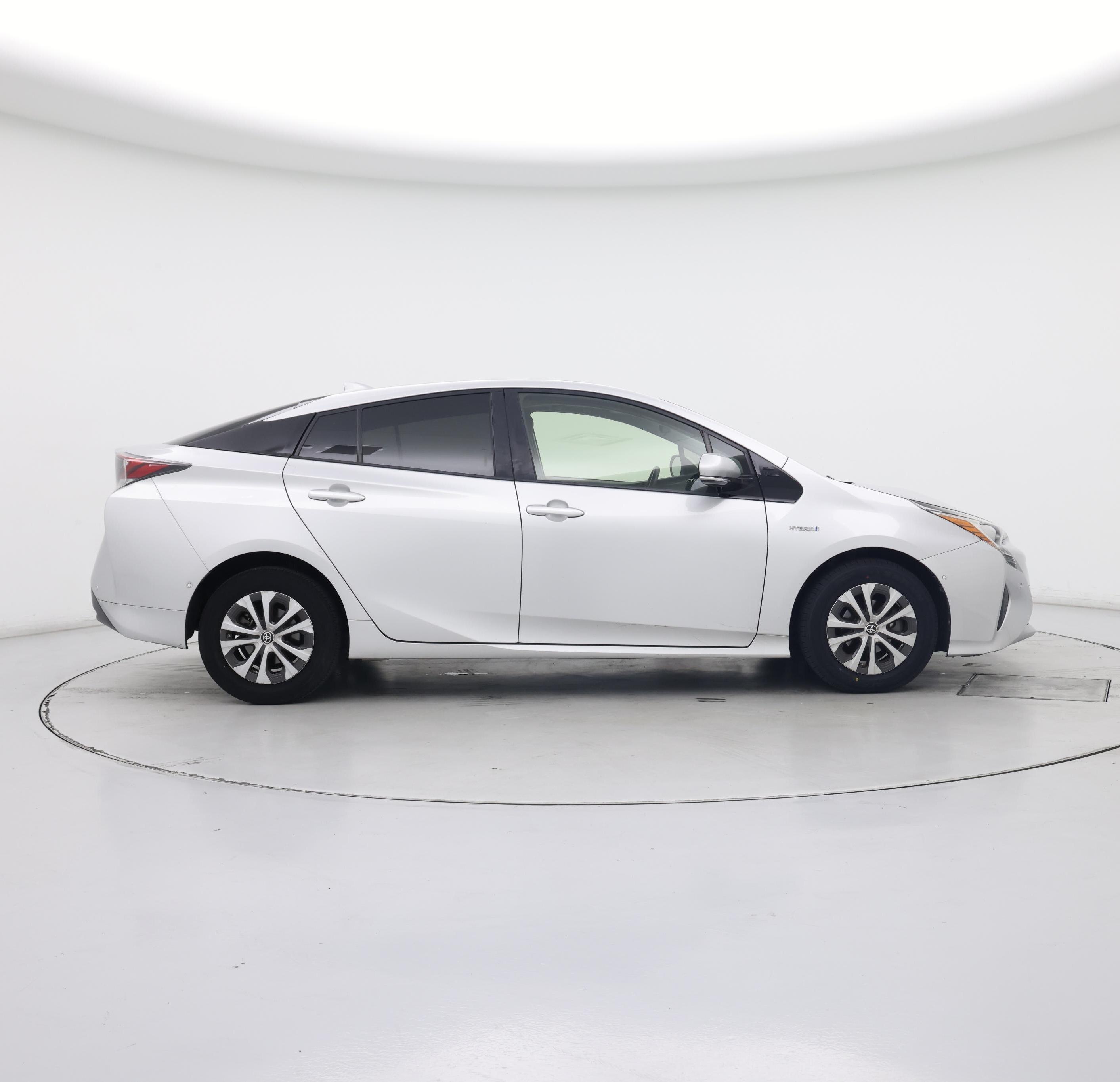 Thumbnail: 2017 Toyota Prius - 7