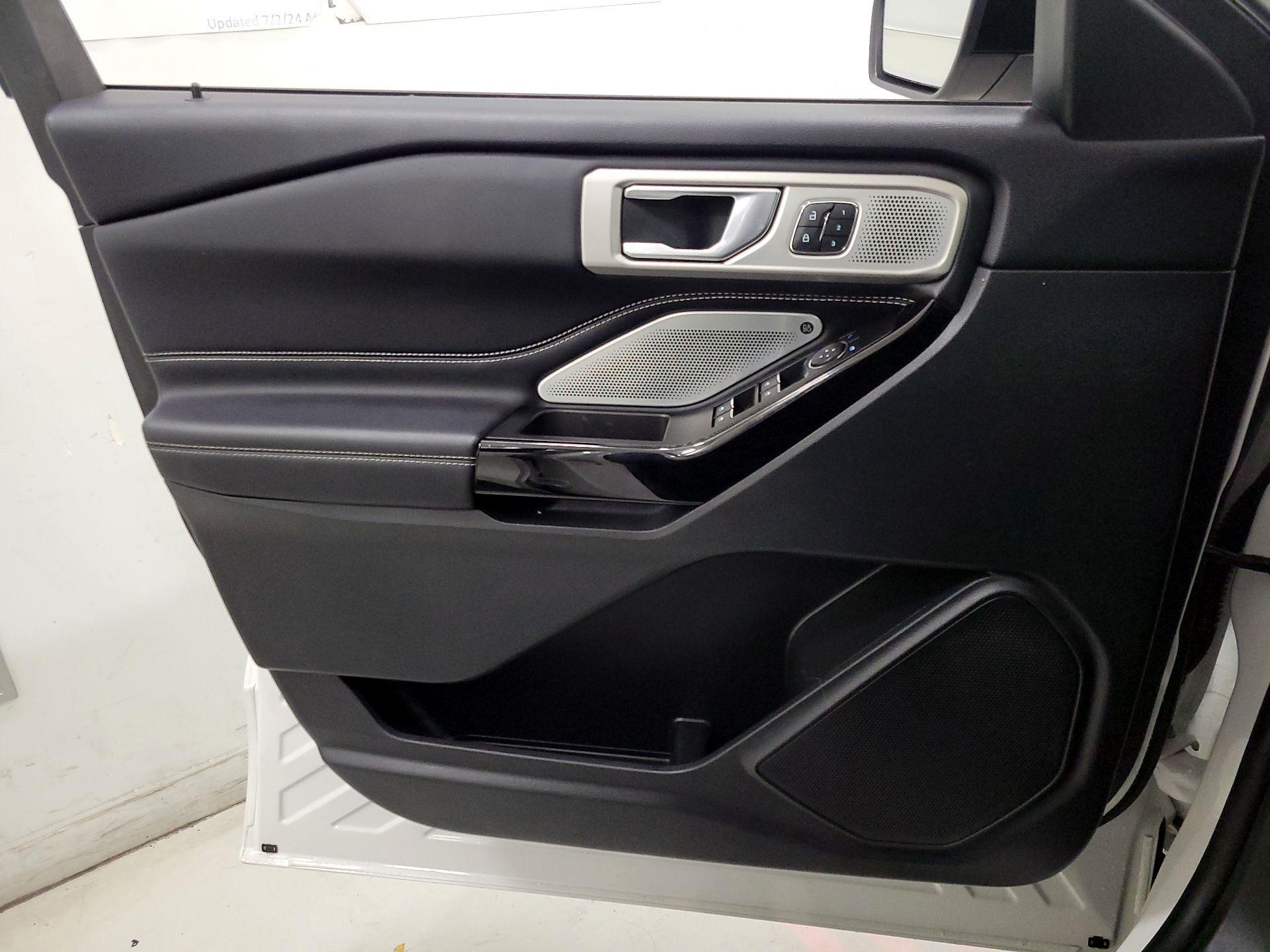 Thumbnail: 2022 Ford Explorer - 12